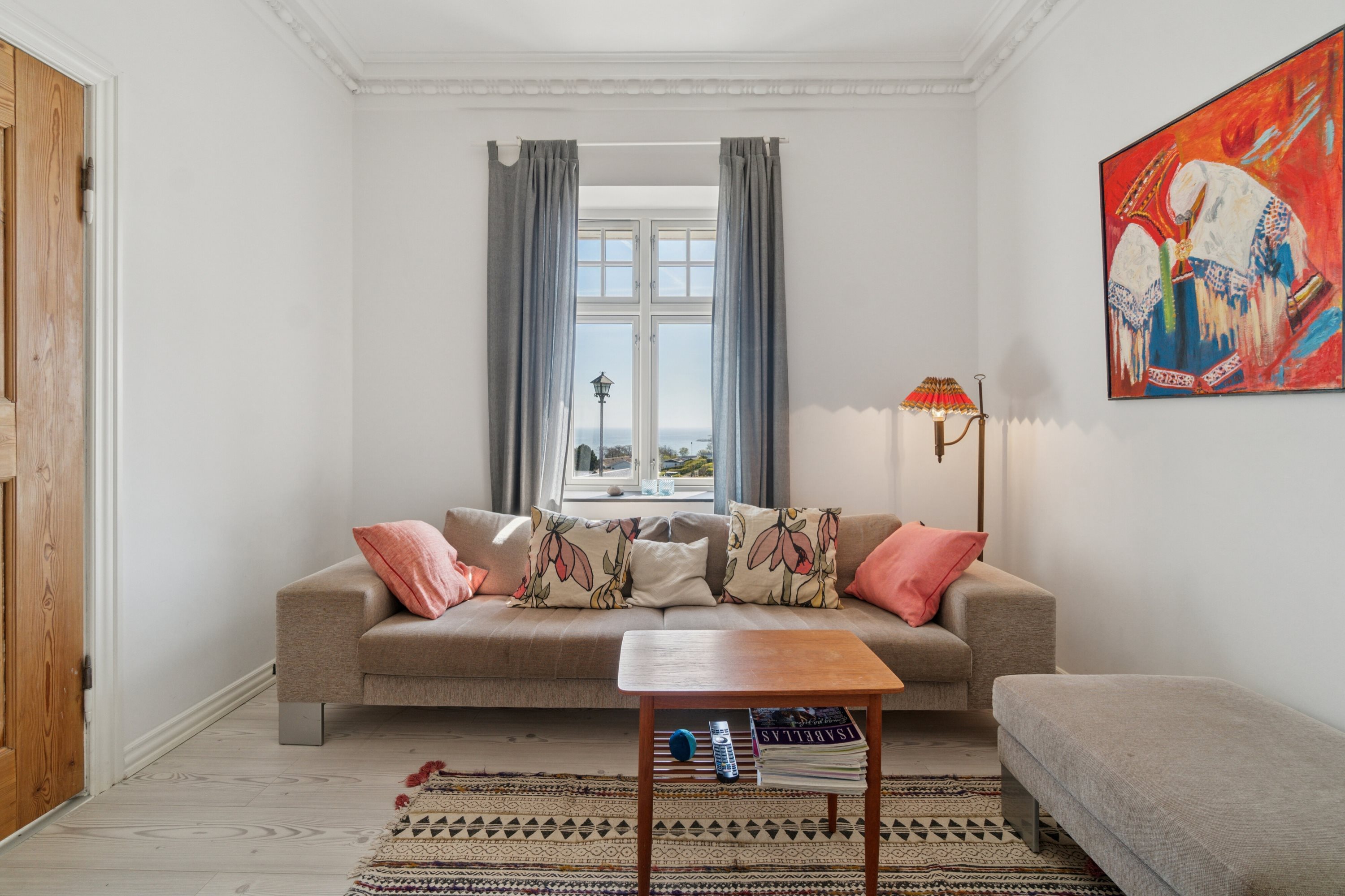 Fremhævet stue billede i fuldskærmstilstand. Billede af Brinkevej 14C, Sandkås, 3770 Allinge