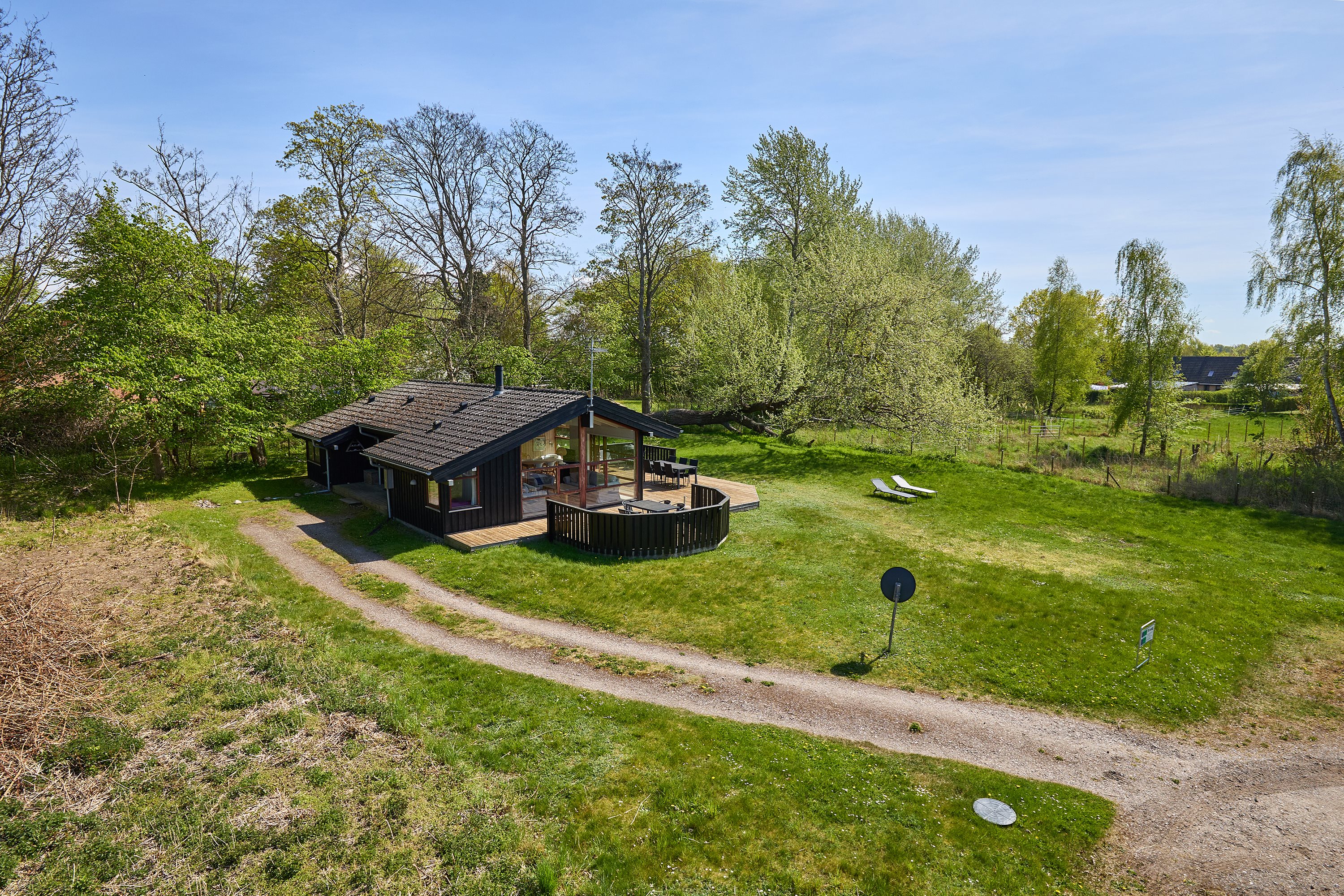 Miniaturebillede 2: ejendommen. Billede af Knold-Åsen 26, Rågeleje, 3210 Vejby