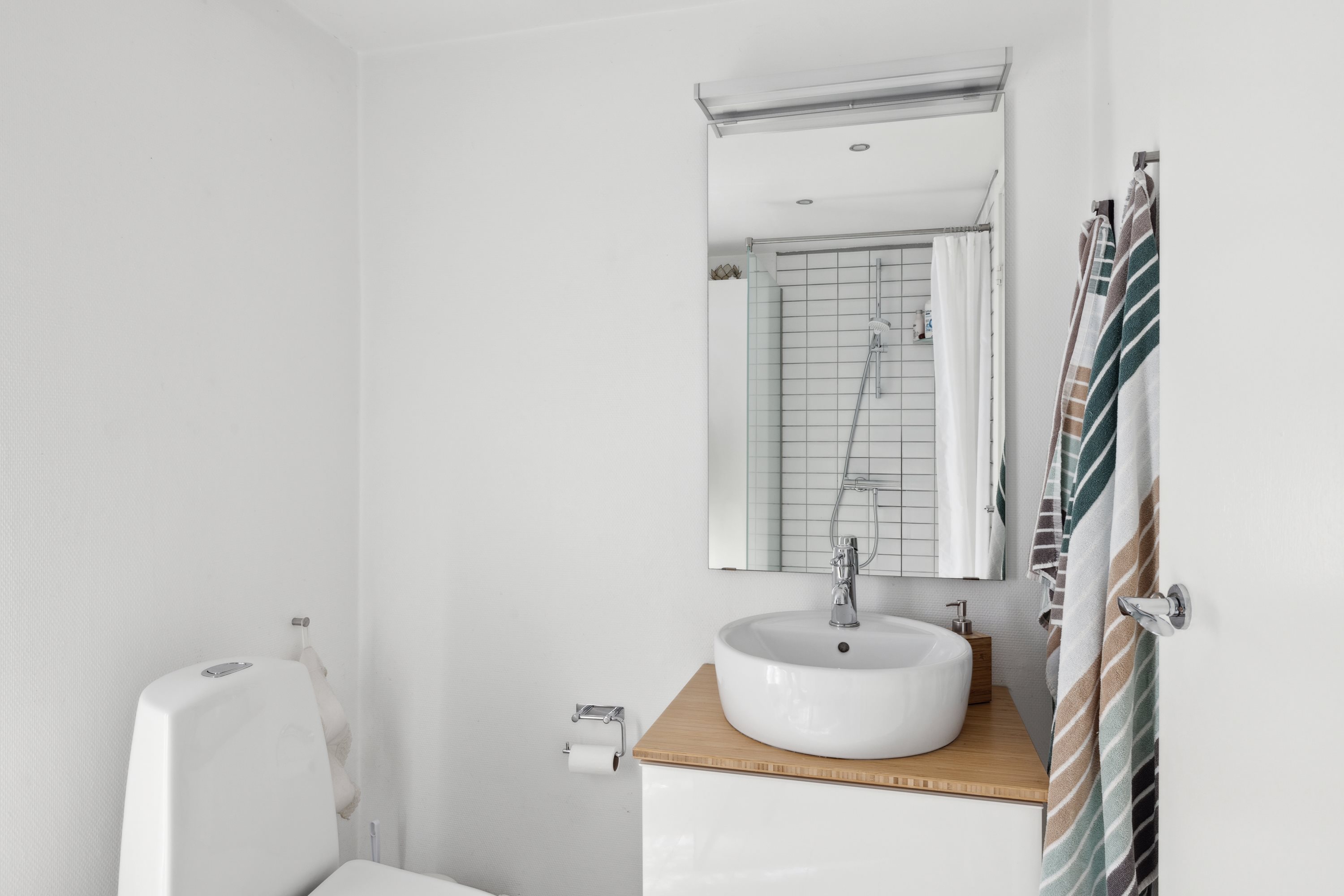 Fremhævet badeværelse billede i fuldskærmstilstand. Billede af Kildebakken 12, 8800 Viborg