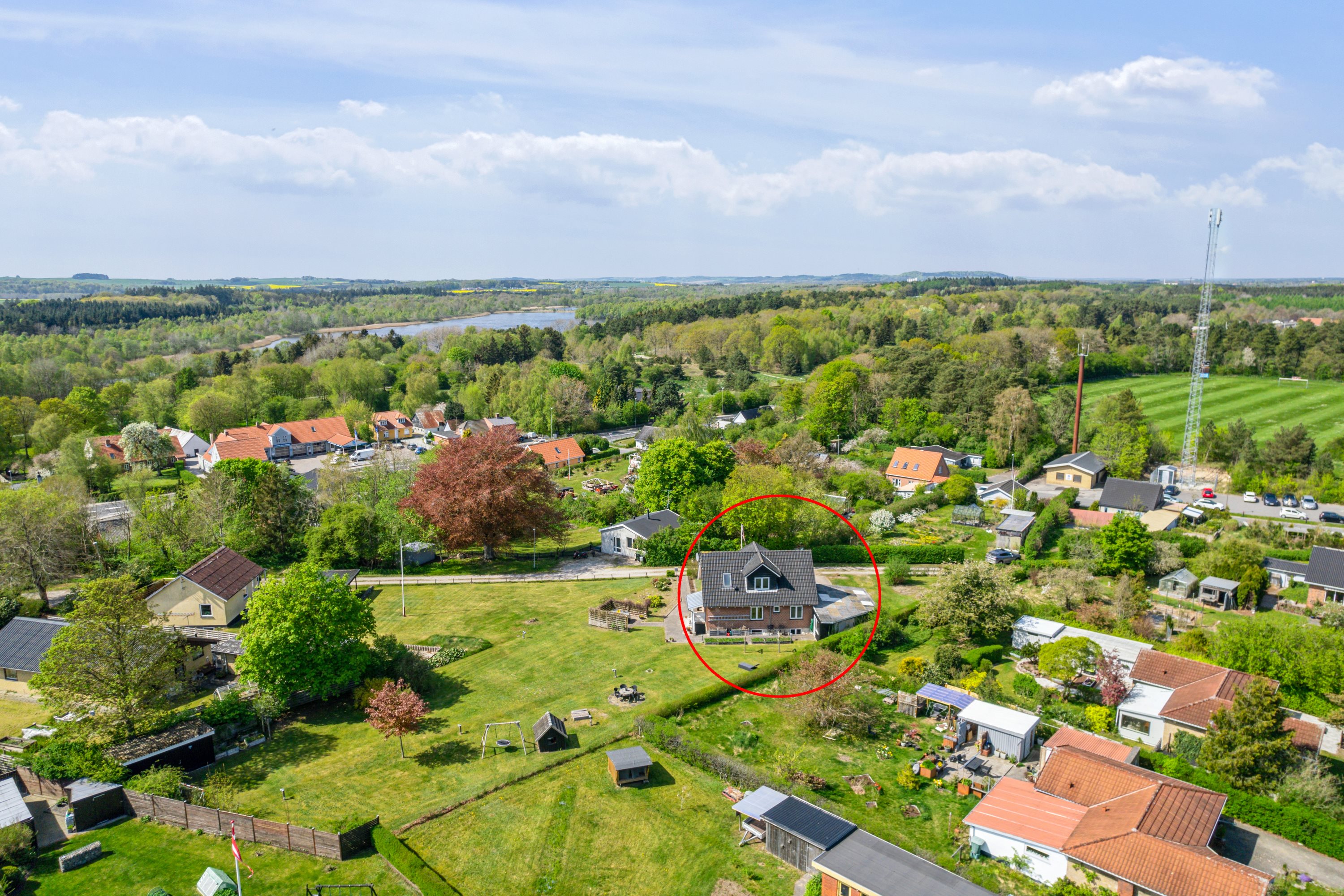 Fremhævet  billede i fuldskærmstilstand. Billede af Solbakken 10, Pindstrup, 8550 Ryomgård