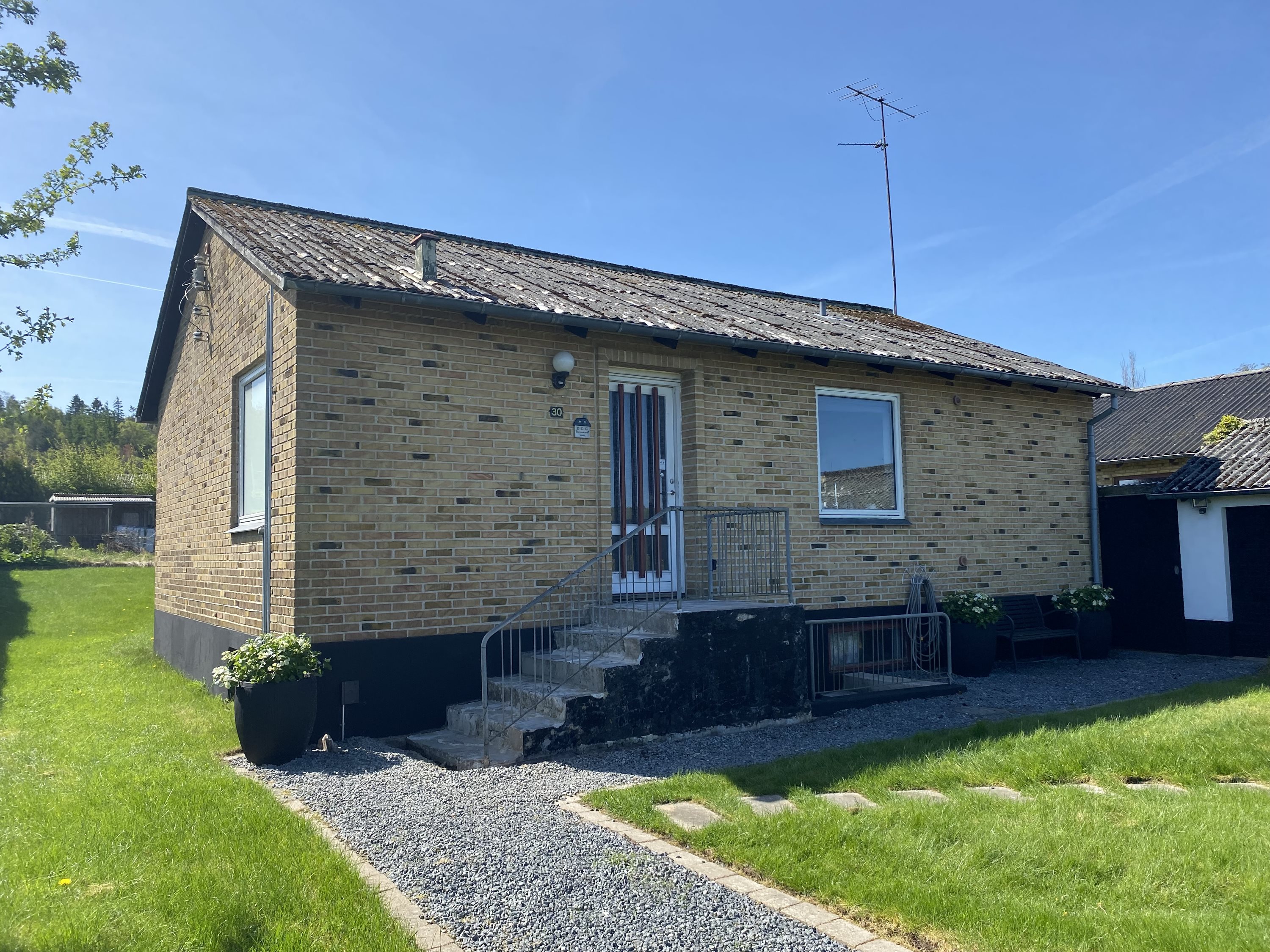 Fremhævet  billede i fuldskærmstilstand. Billede af Teglværksvej 30, 8860 Ulstrup