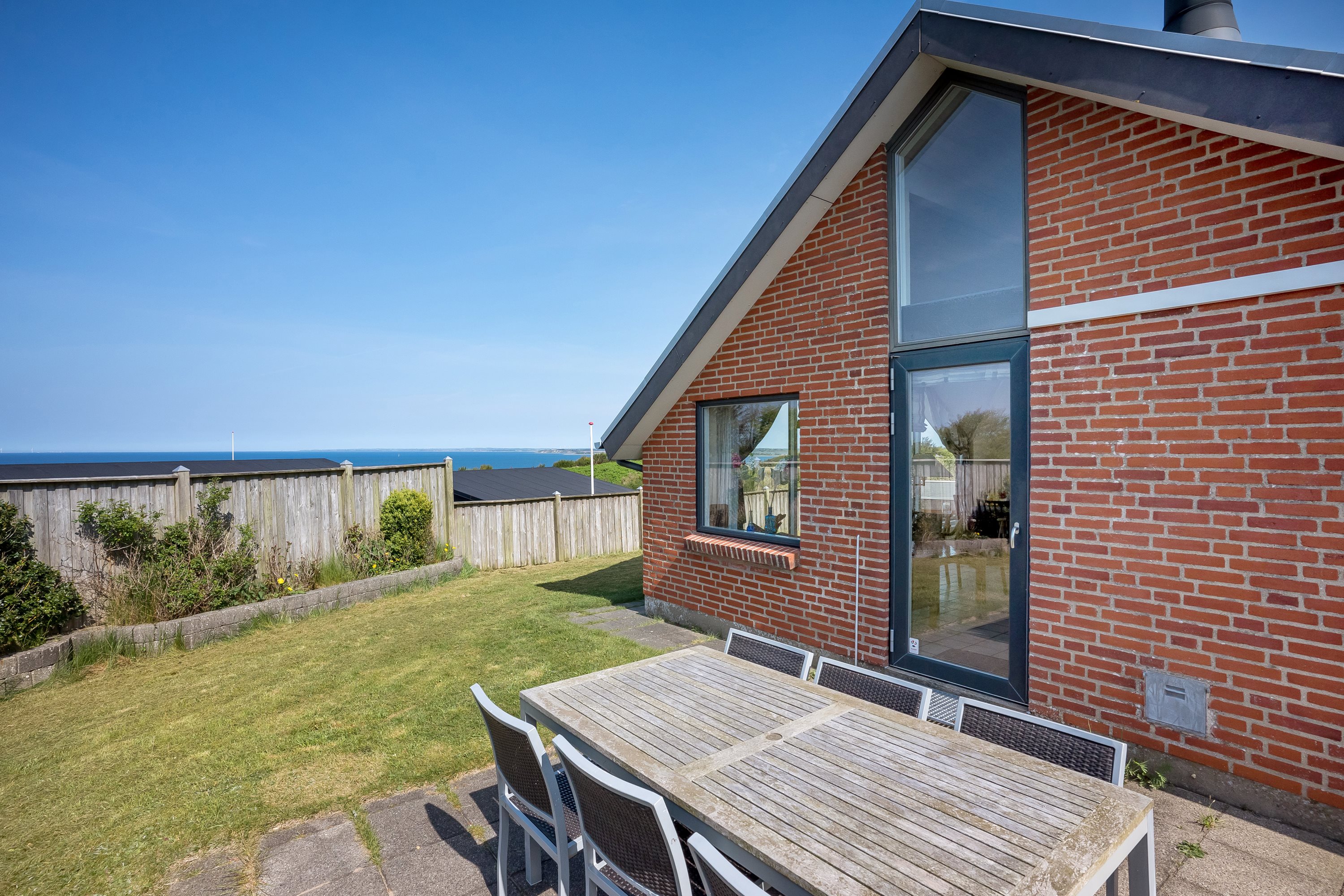 Fremhævet terrasse billede i fuldskærmstilstand. Billede af Granvej 13, Toftum Bjg, 7600 Struer