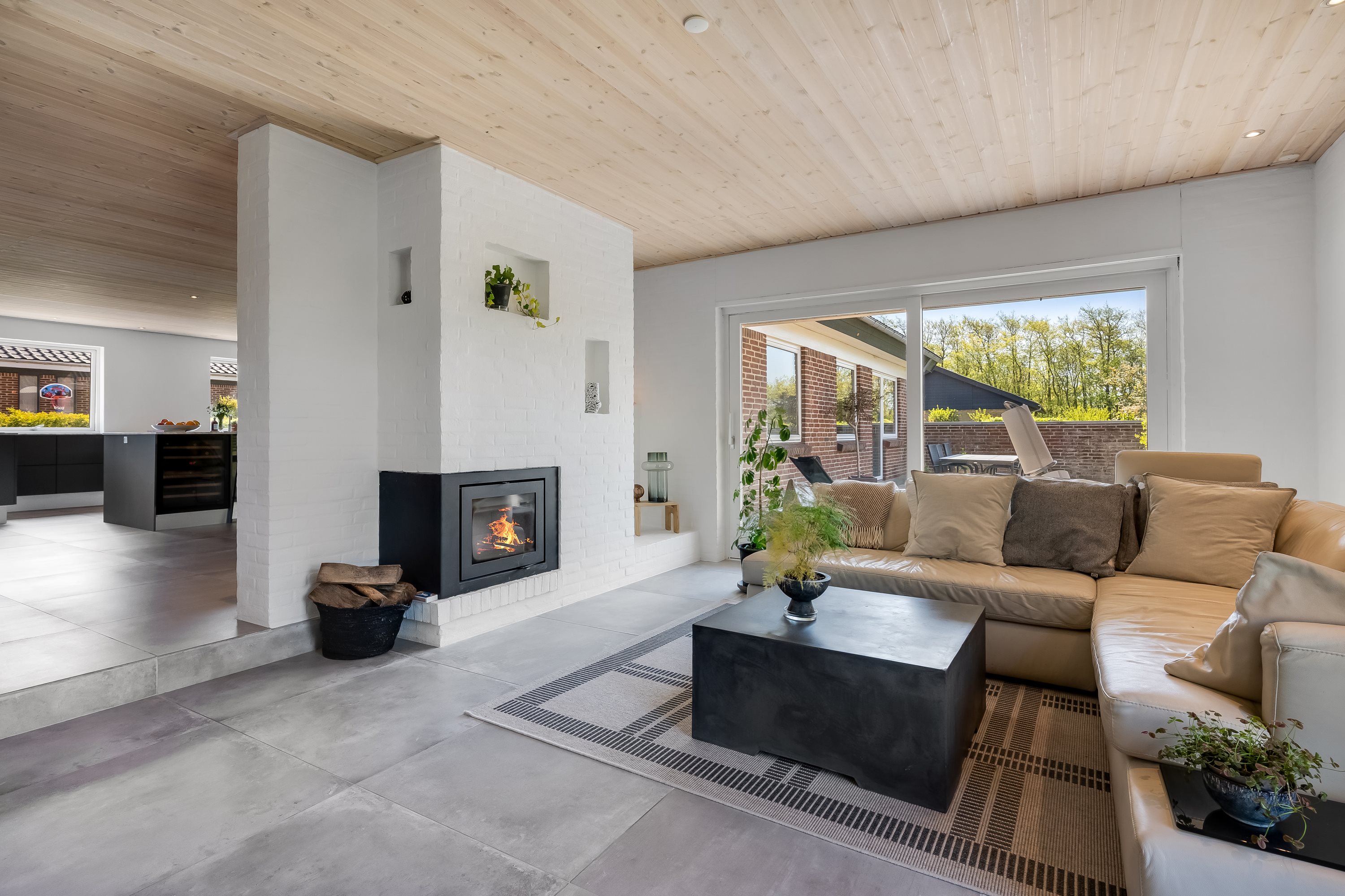 Fremhævet stue billede i fuldskærmstilstand. Billede af Ydunslund 28, 7620 Lemvig