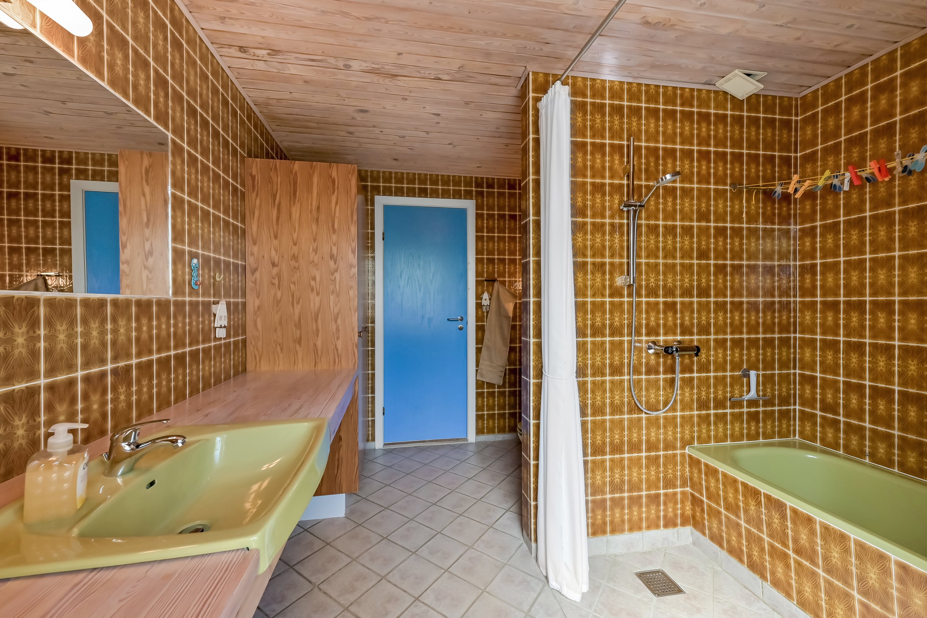 Fremhævet badeværelse billede i fuldskærmstilstand. Billede af Nygårdparken 12, Gjellerup, 7400 Herning