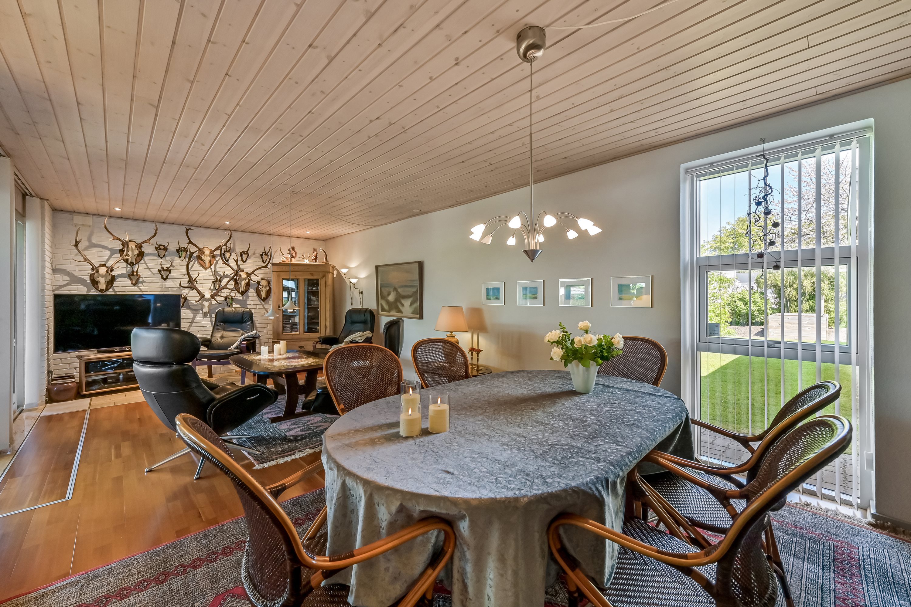 Fremhævet stue billede i fuldskærmstilstand. Billede af Nygårdparken 12, Gjellerup, 7400 Herning