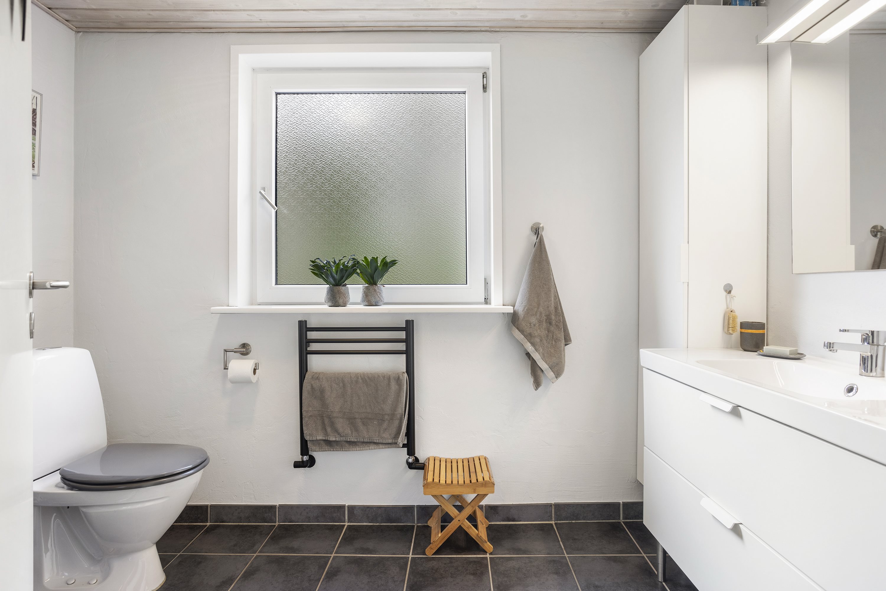 Fremhævet badeværelse billede i fuldskærmstilstand. Billede af Volstruphedevej 22, 9300 Sæby