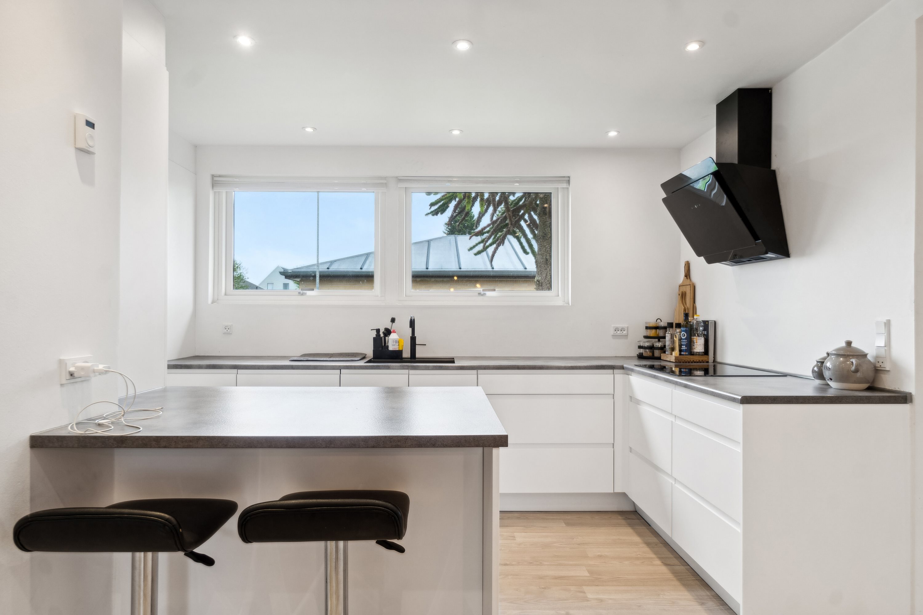 Miniaturebillede 1: køkken. Billede af Farøvænget 6, True, 8381 Tilst