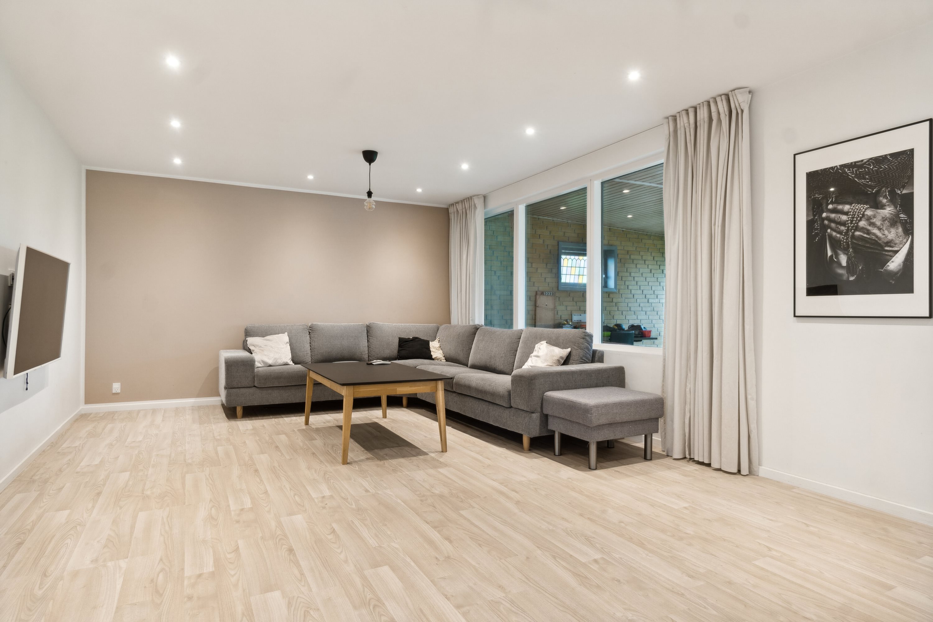 Fremhævet stue billede i fuldskærmstilstand. Billede af Farøvænget 6, True, 8381 Tilst