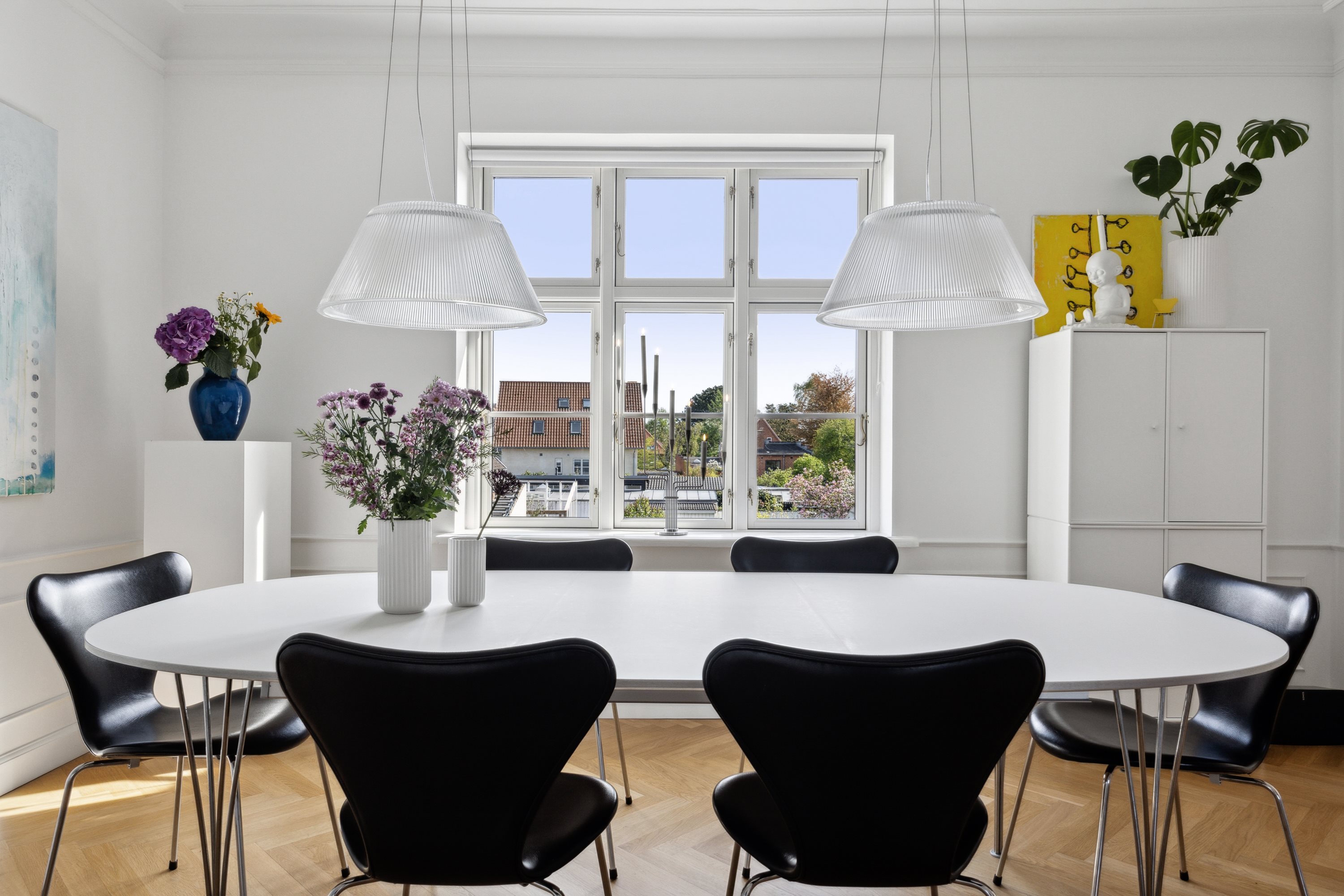 Fremhævet stue billede i fuldskærmstilstand. Billede af Dyrlundsvej 10, 1., 4600 Køge