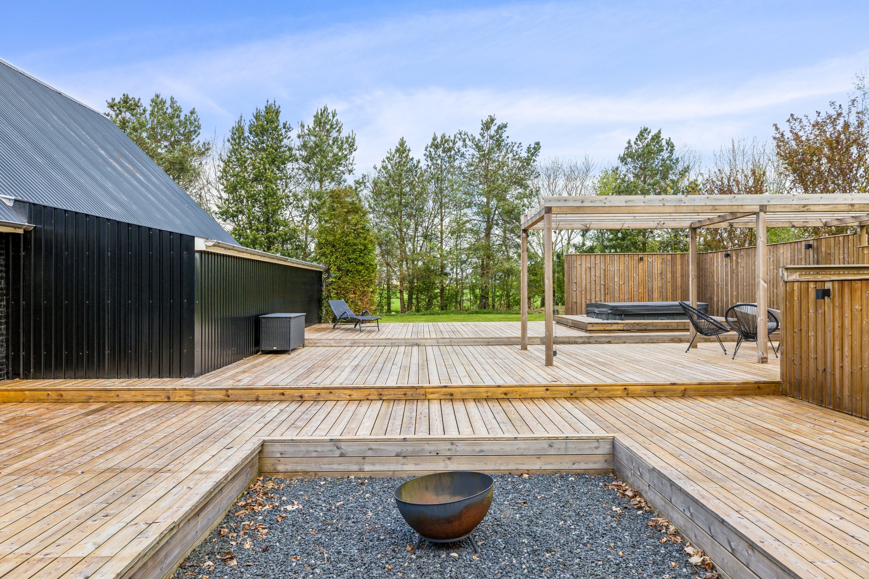 Fremhævet terrasse billede i fuldskærmstilstand. Billede af Obbekjærvej 129, Obbekær, 6760 Ribe