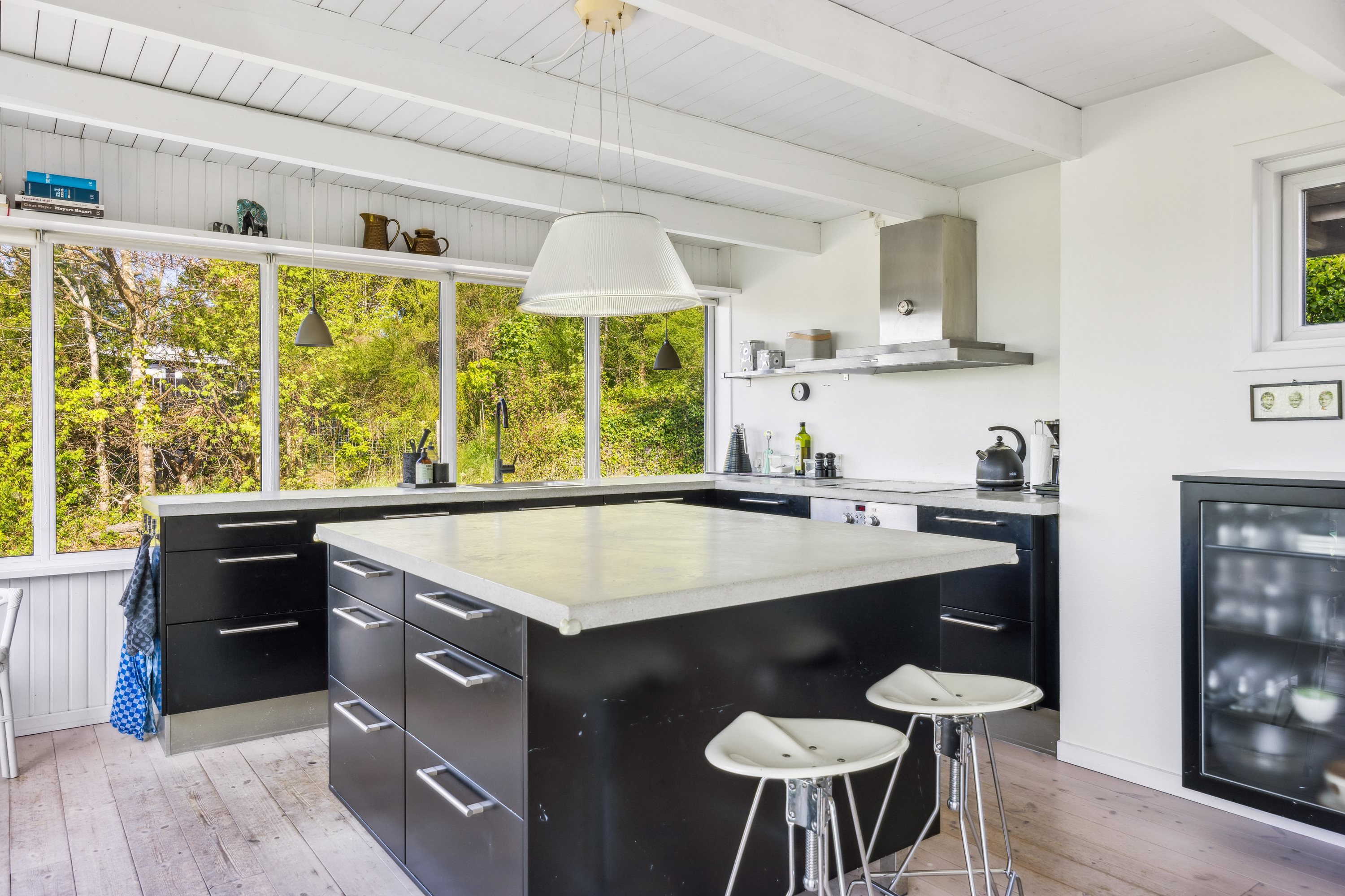 Fremhævet køkken billede i fuldskærmstilstand. Billede af Vibevej 6, Lyngsbæk Strand, 8400 Ebeltoft