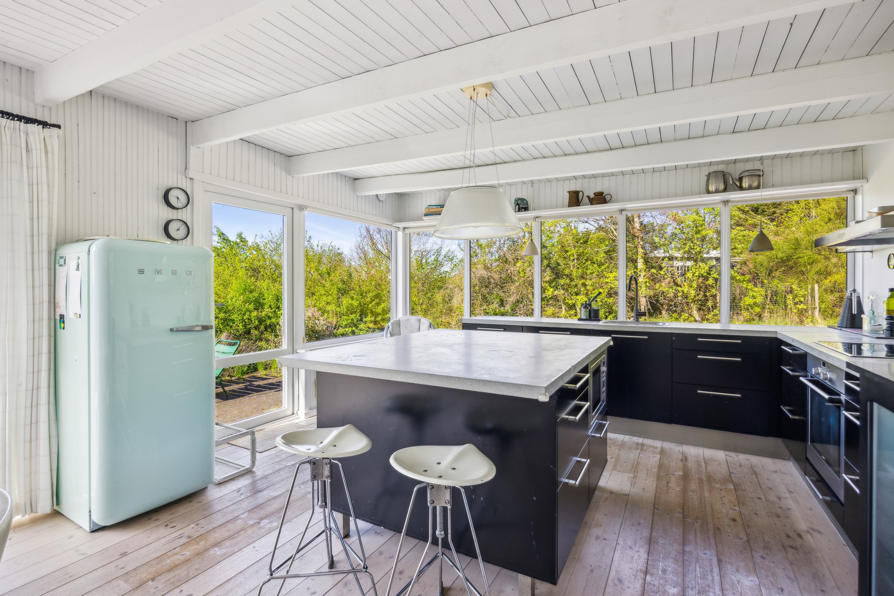 Fremhævet køkken billede i fuldskærmstilstand. Billede af Vibevej 6, Lyngsbæk Strand, 8400 Ebeltoft