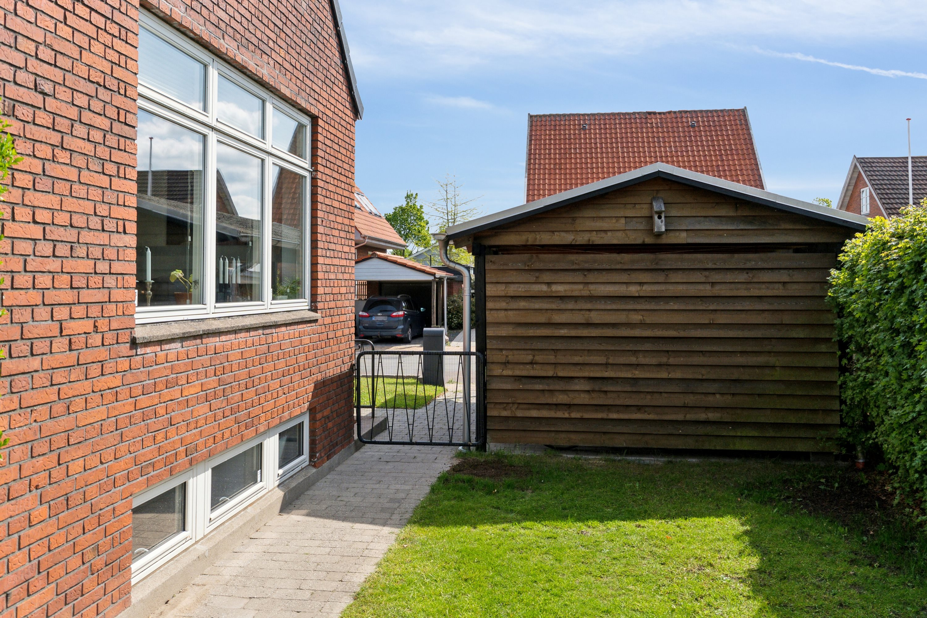 Fremhævet set fra haven billede i fuldskærmstilstand. Billede af Kongelysvej 16, 5000 Odense C