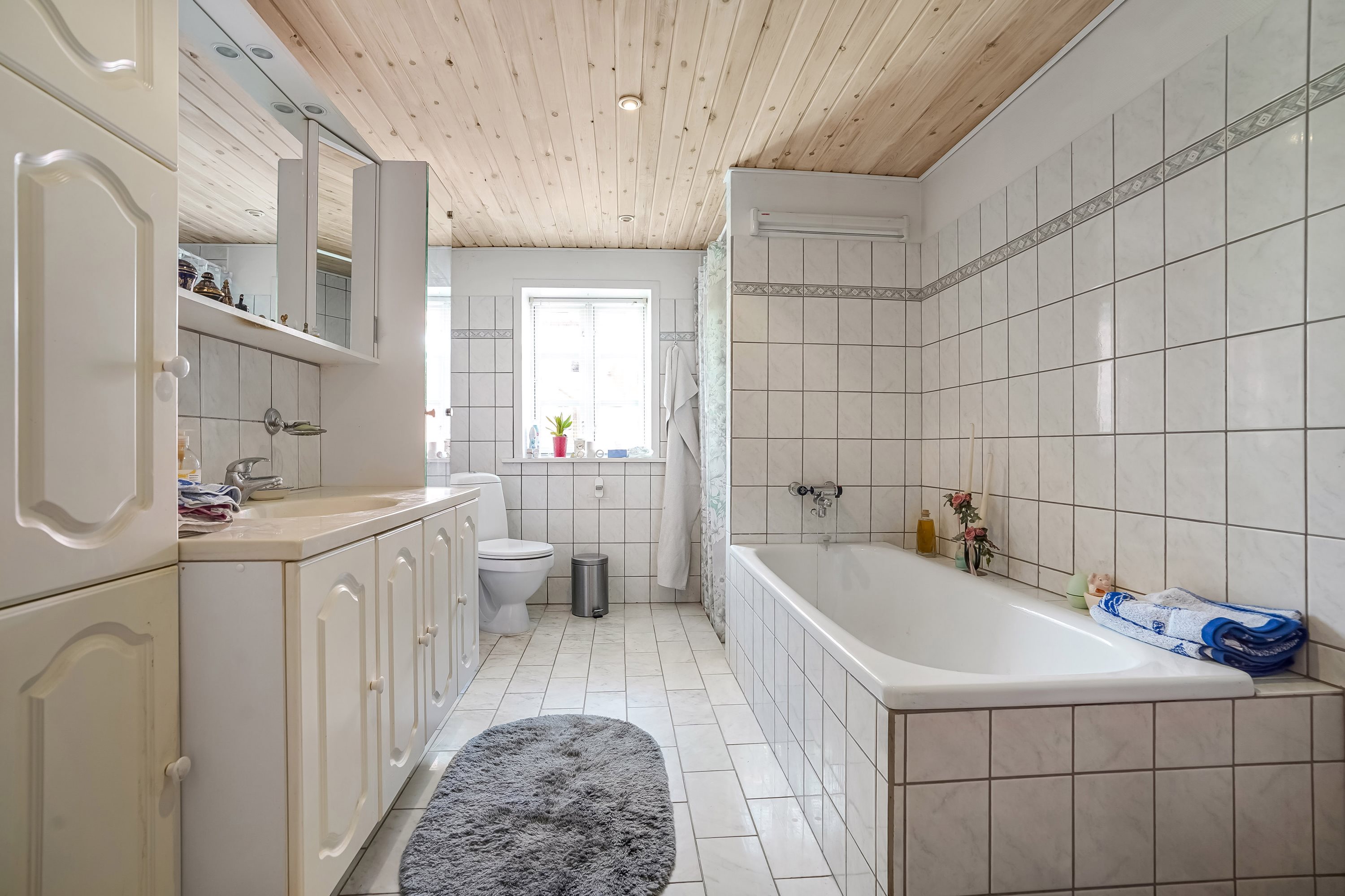 Fremhævet badeværelse billede i fuldskærmstilstand. Billede af Præstebuen 12, Sdr Åby, 5592 Ejby