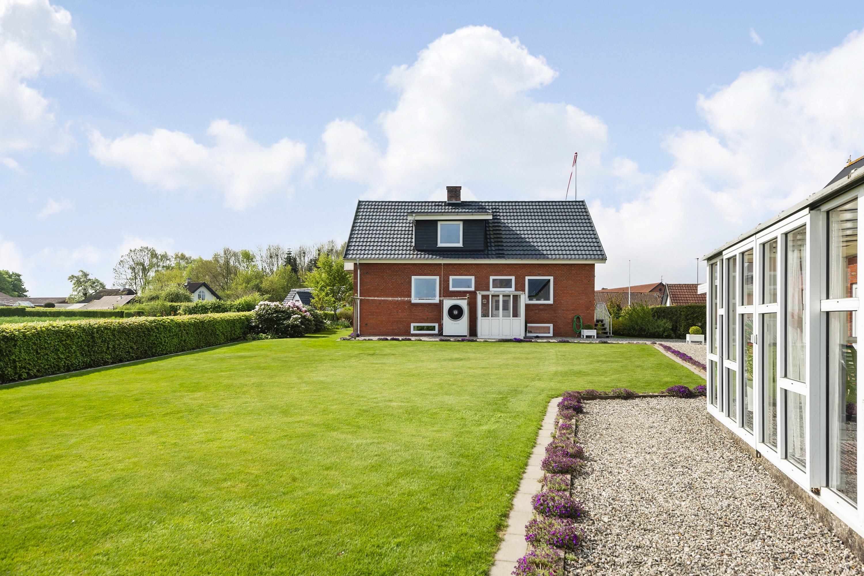 Fremhævet ejendommen billede i fuldskærmstilstand. Billede af Strandvejen 128, Rørth, 8300 Odder