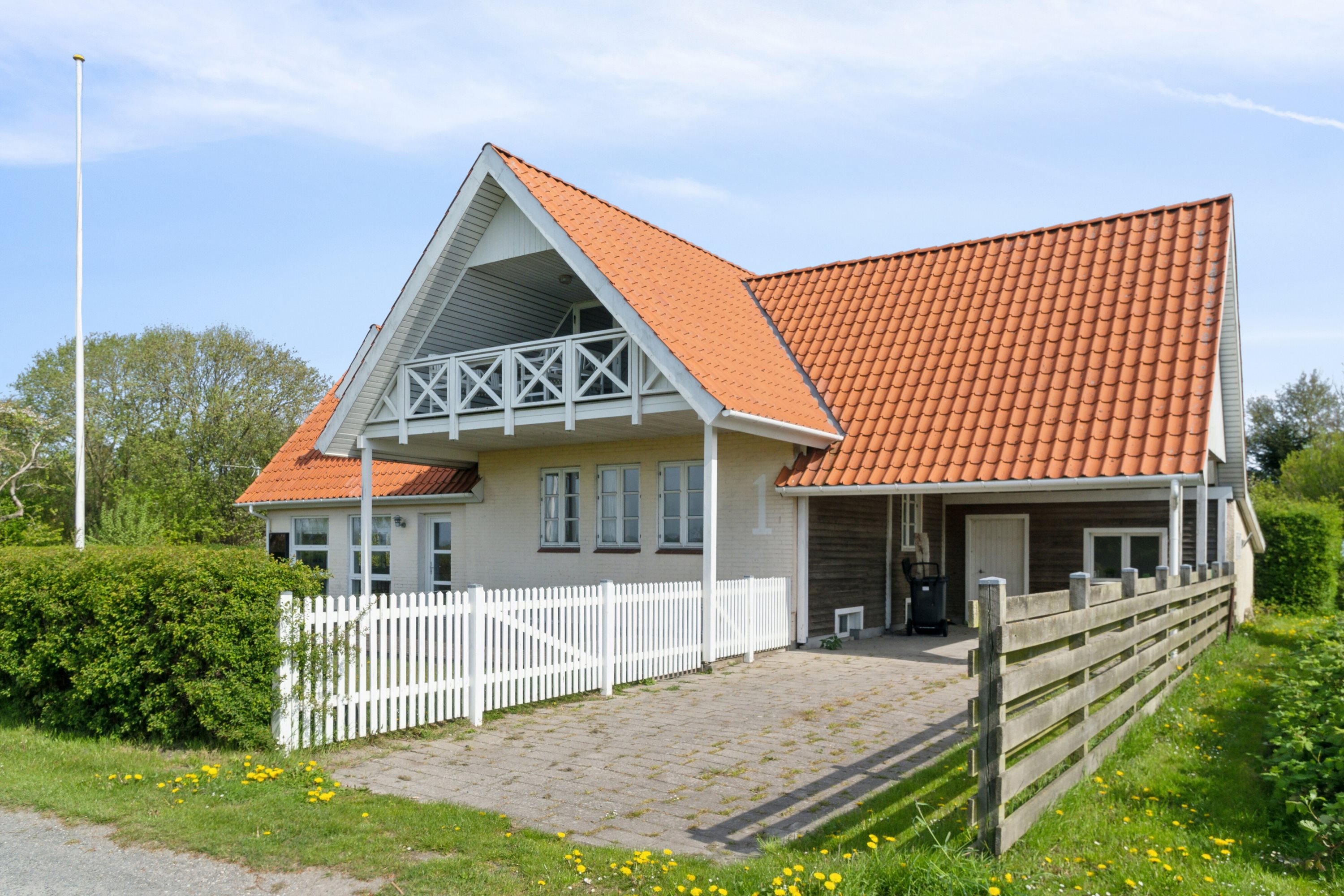 Fremhævet set fra vejen billede i fuldskærmstilstand. Billede af Degnegyden 1, Kristiansminde, 5450 Otterup