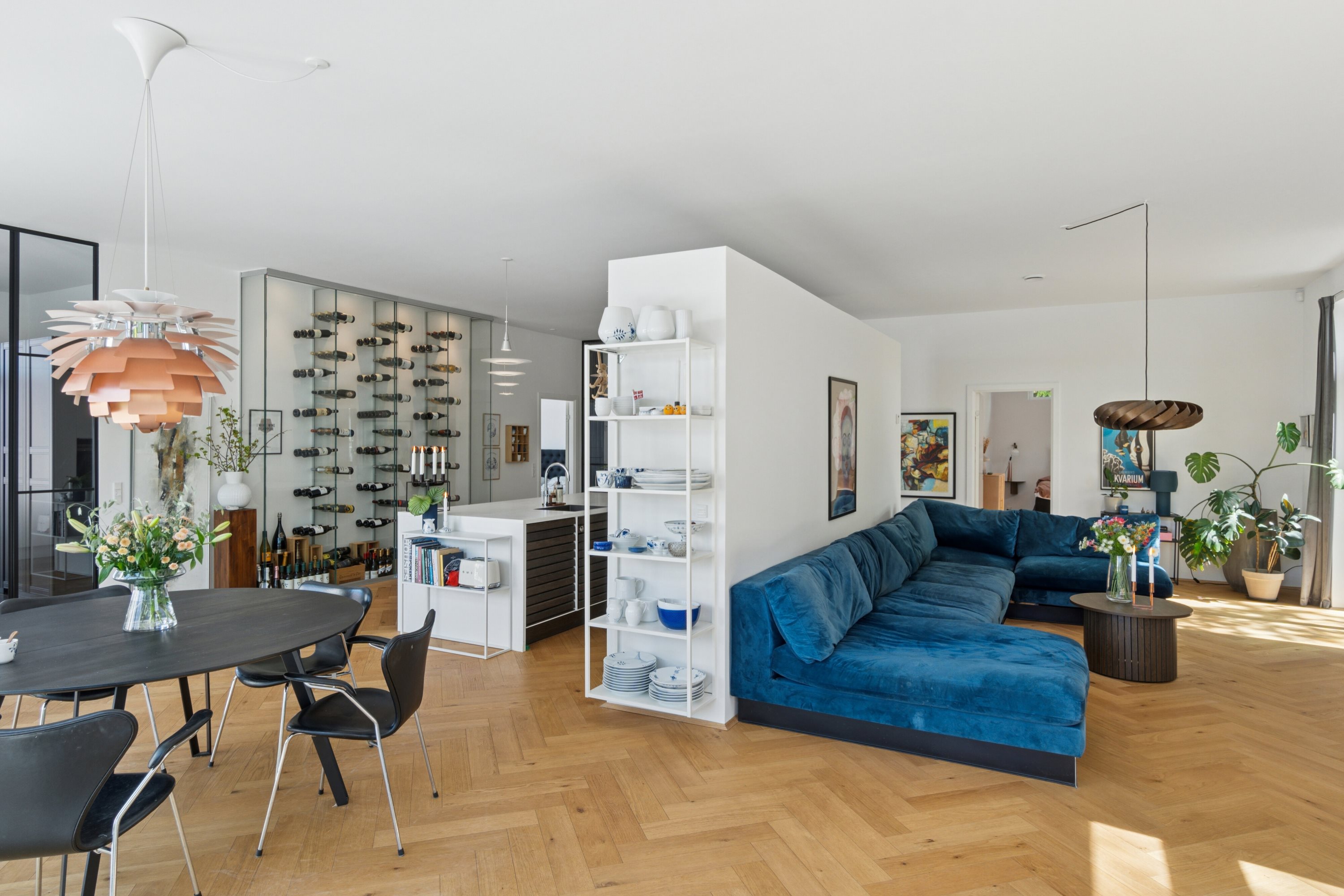 Fremhævet stue billede i fuldskærmstilstand. Billede af Kongelyset 3C, 4200 Slagelse