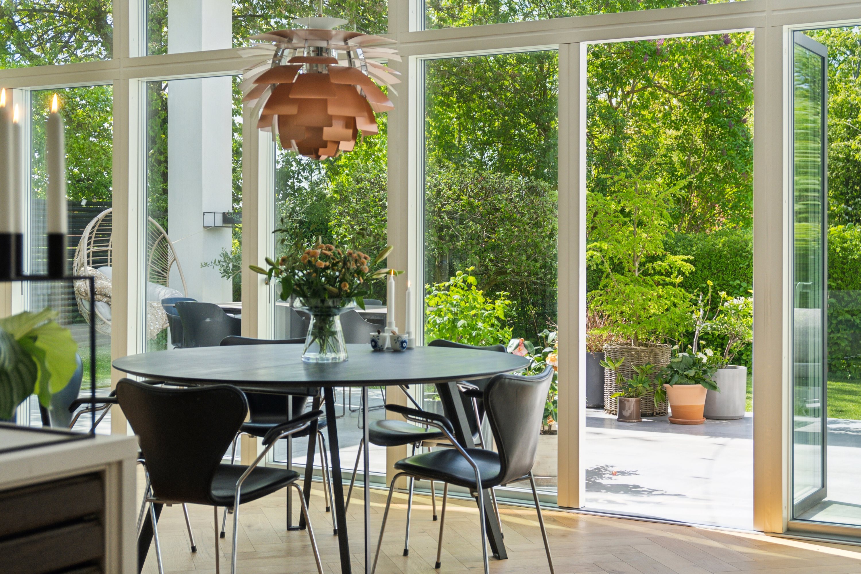 Fremhævet spisestue billede i fuldskærmstilstand. Billede af Kongelyset 3C, 4200 Slagelse