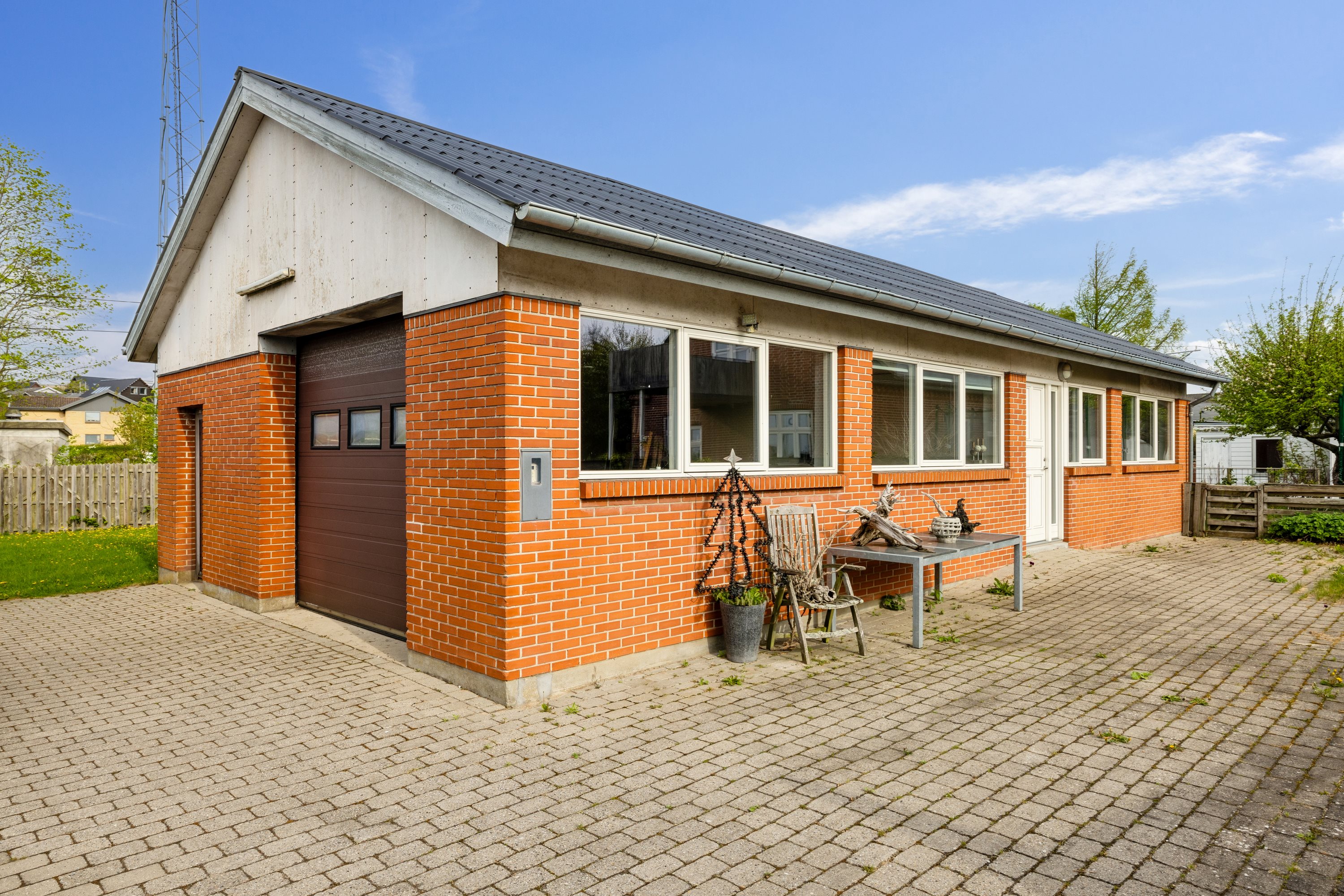 Fremhævet ejendom - værksted som kan tilkøbes billede i fuldskærmstilstand. Billede af Grenåvej 689, 8541 Skødstrup