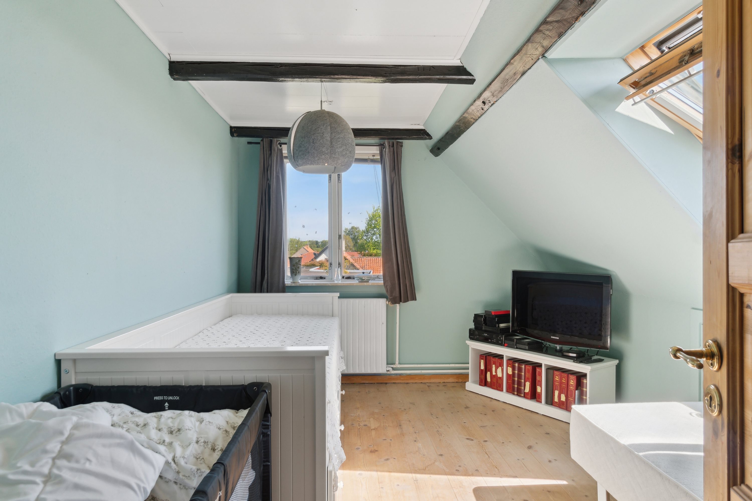 Fremhævet værelse billede i fuldskærmstilstand. Billede af Rørvigvej 86, 4500 Nykøbing Sj