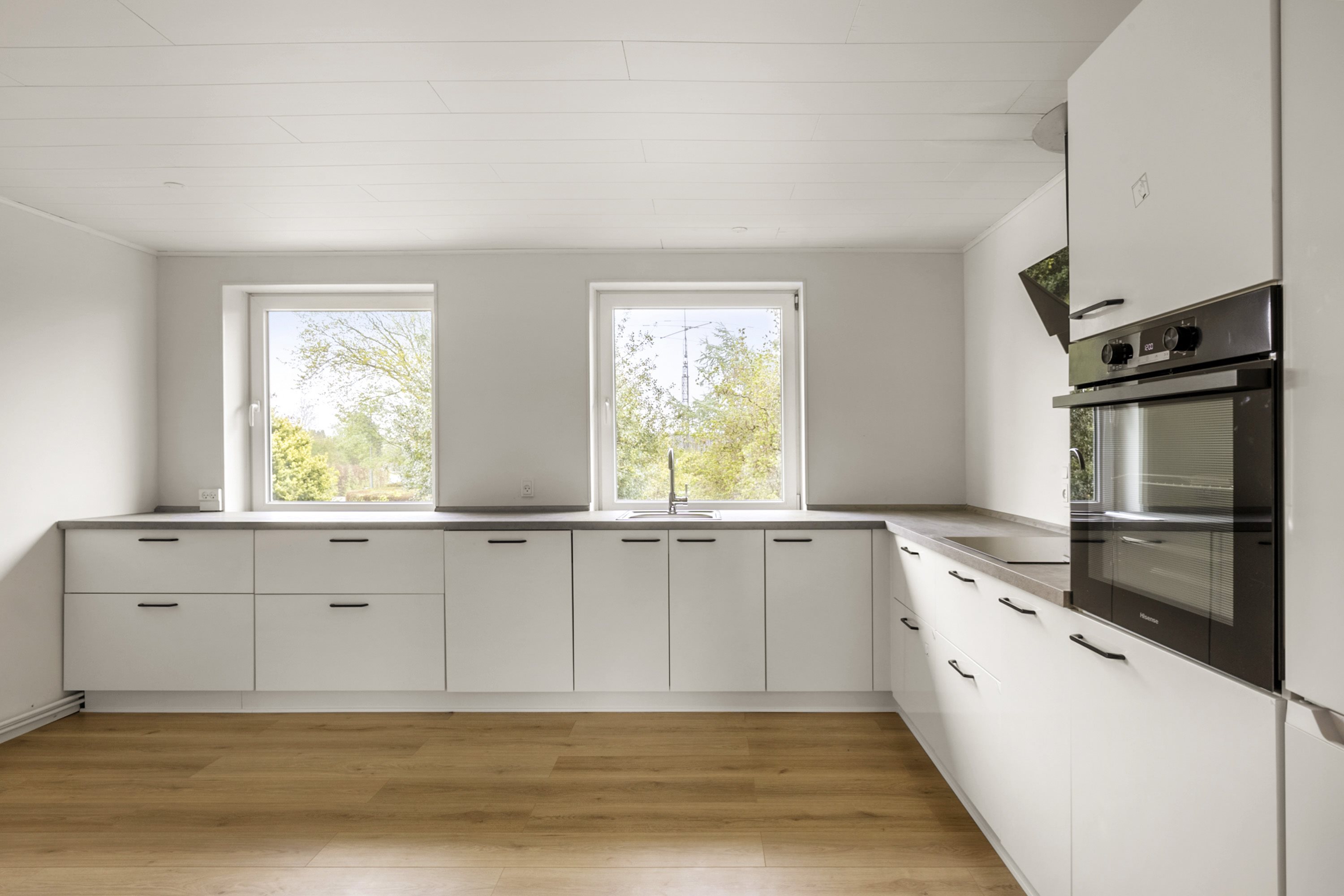 Fremhævet køkken billede i fuldskærmstilstand. Billede af Ahlefeldtvej 17, Søgaard, 6200 Aabenraa