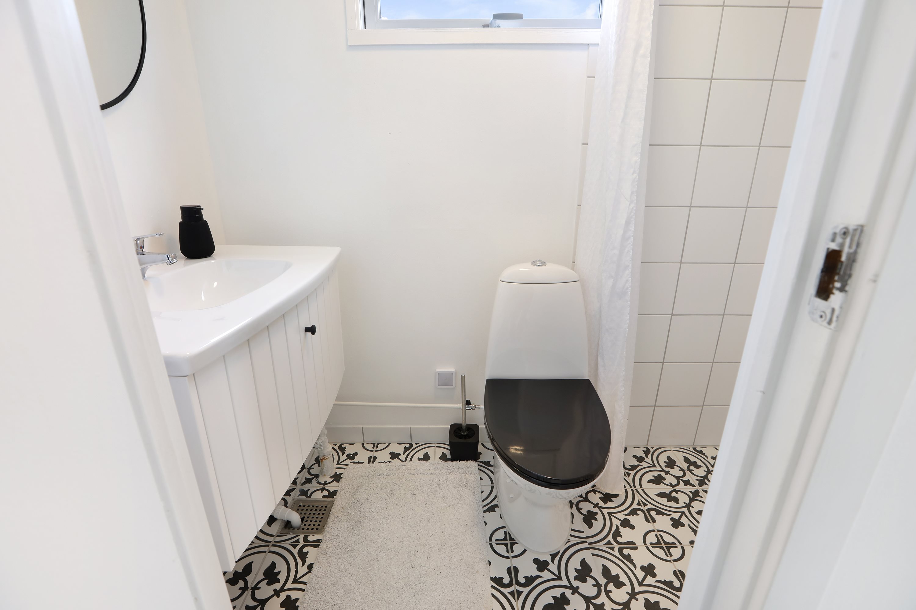 Fremhævet badeværelse billede i fuldskærmstilstand. Billede af Gefionvej 24, 2740 Skovlunde