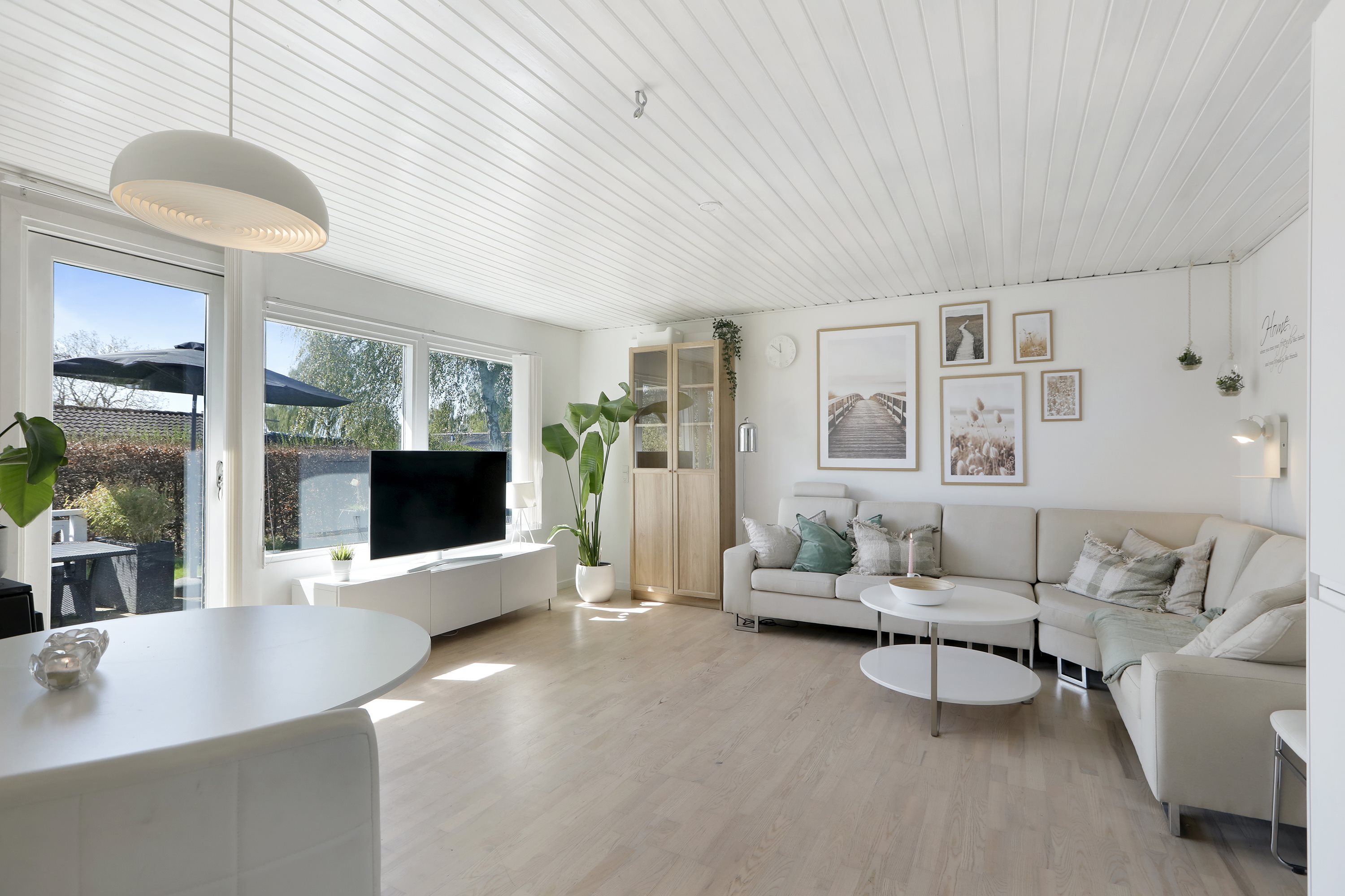 Fremhævet stue billede i fuldskærmstilstand. Billede af Gefionvej 24, 2740 Skovlunde