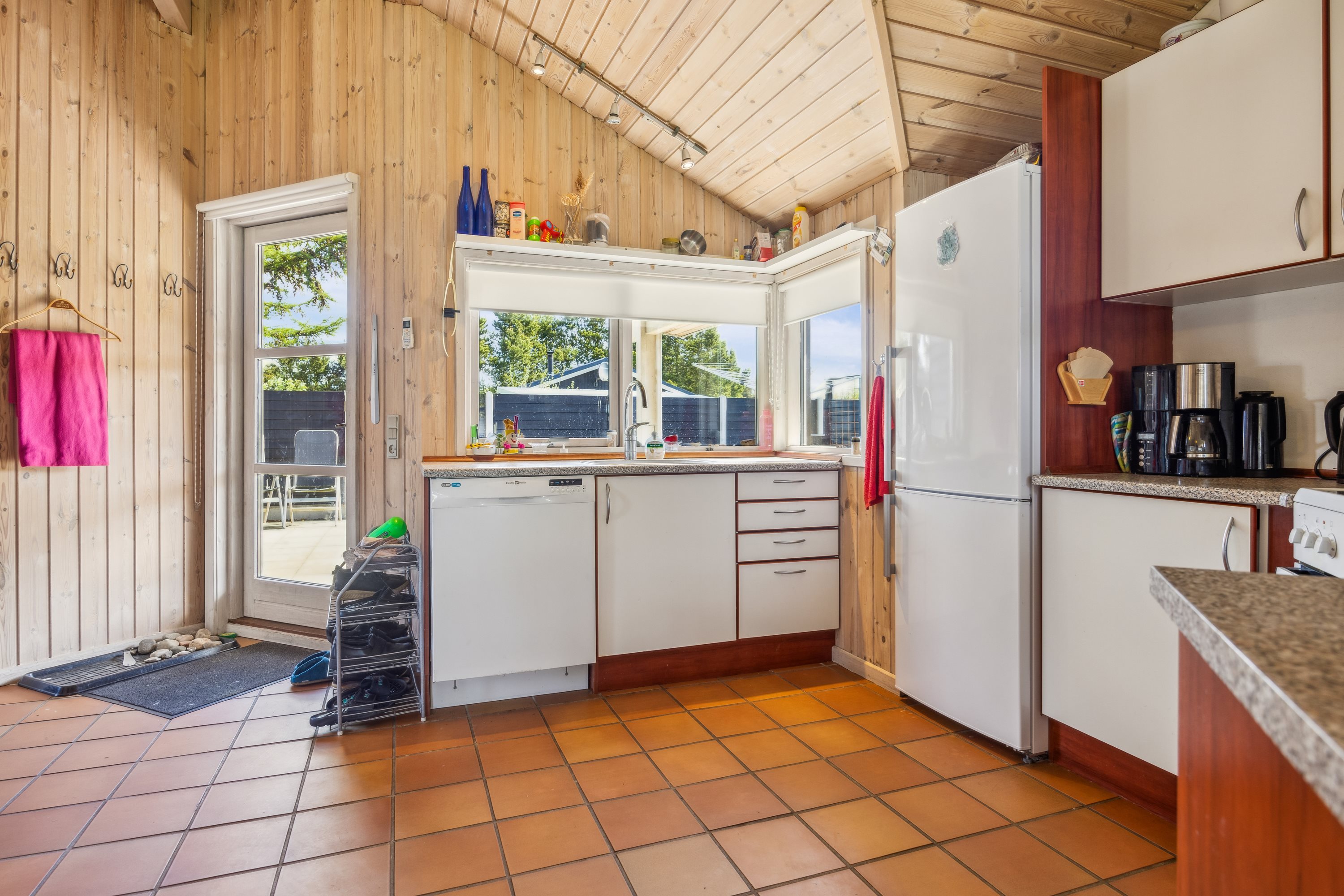 Fremhævet køkken billede i fuldskærmstilstand. Billede af Junovej 7, Gl Bisnap, 9370 Hals