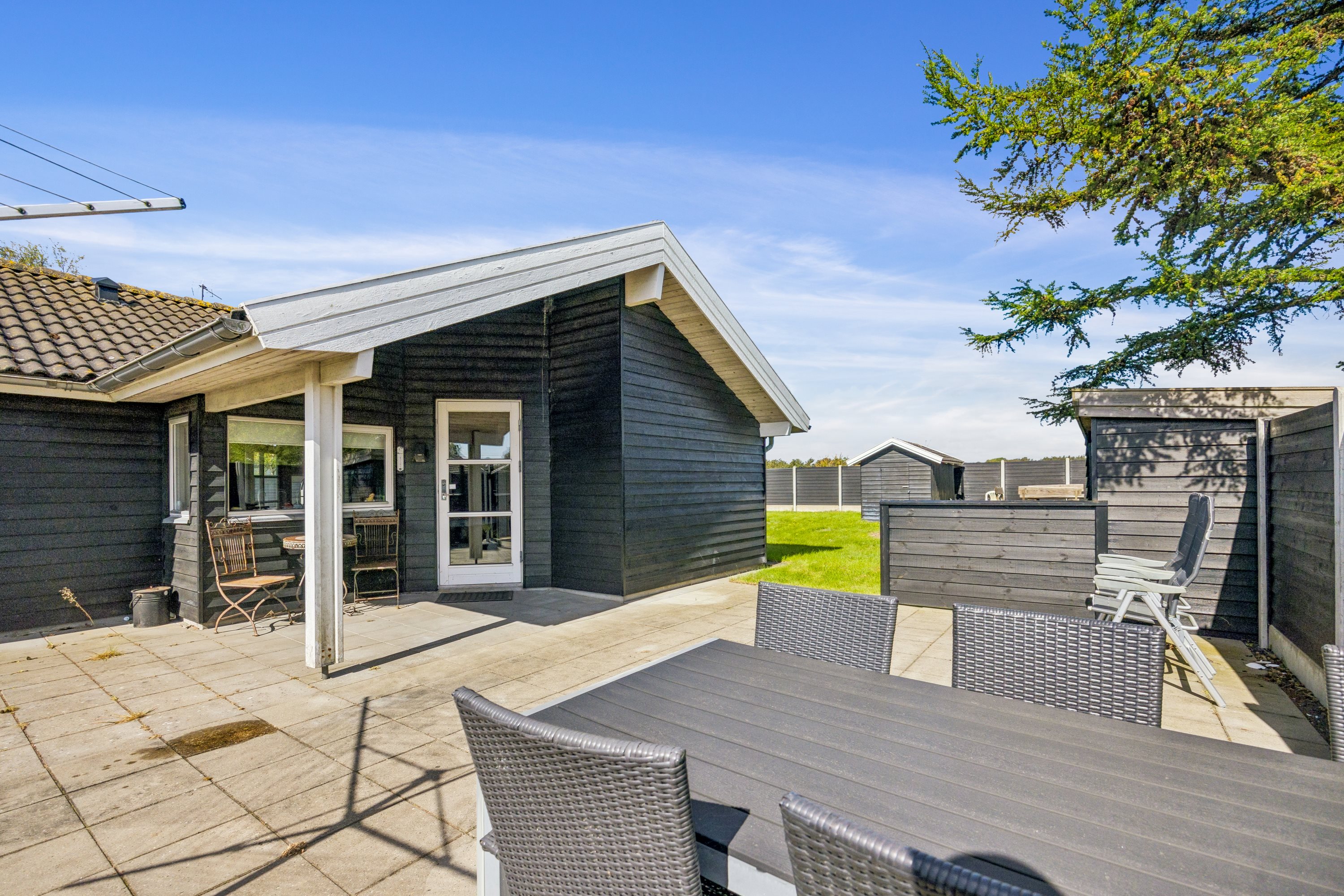 Fremhævet terrasse billede i fuldskærmstilstand. Billede af Junovej 7, Gl Bisnap, 9370 Hals