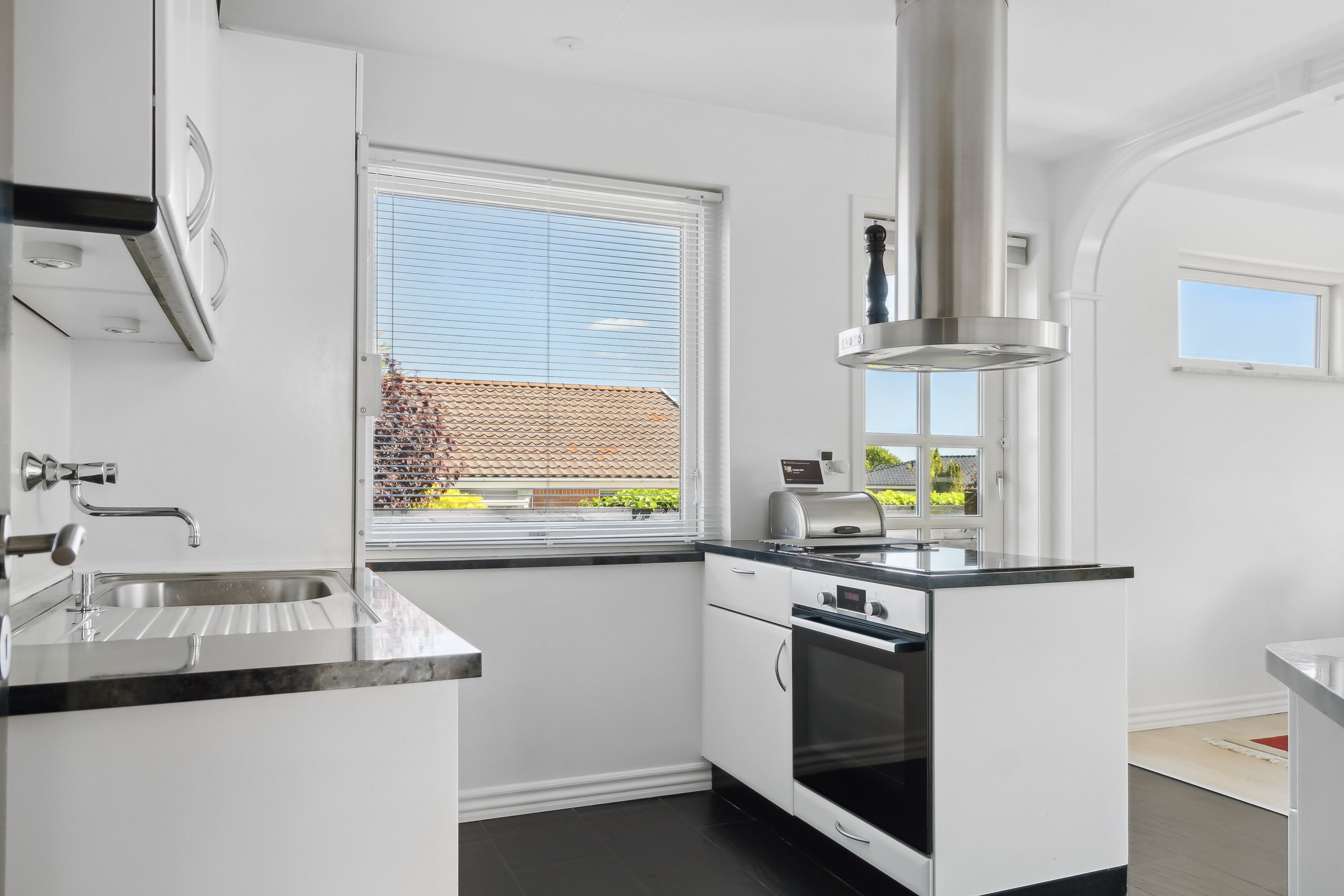 Fremhævet  billede i fuldskærmstilstand. Billede af Egå Strandvej 13, 8250 Egå