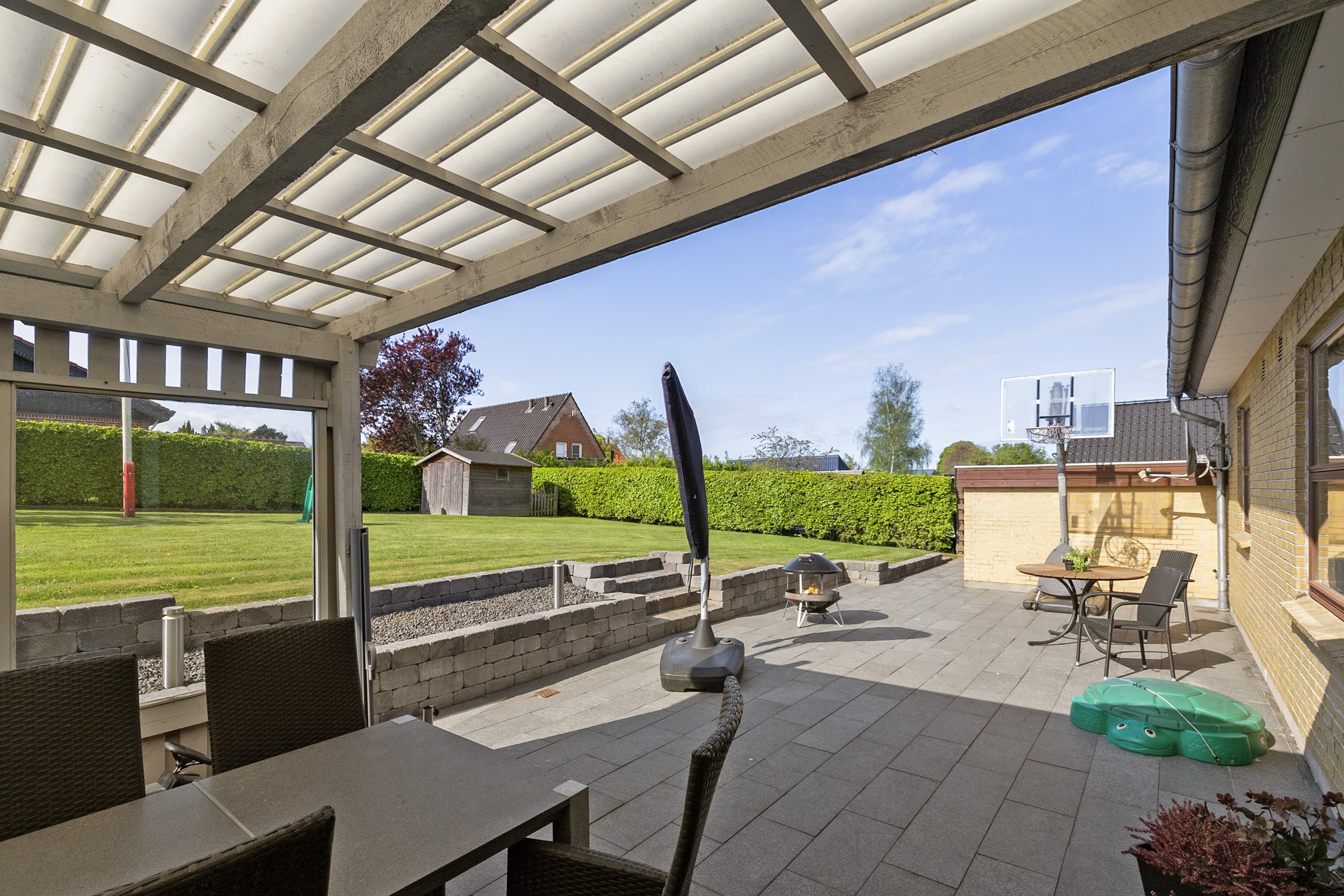 Fremhævet terrasse billede i fuldskærmstilstand. Billede af Hylkevej 74, Hylke, 8660 Skanderborg