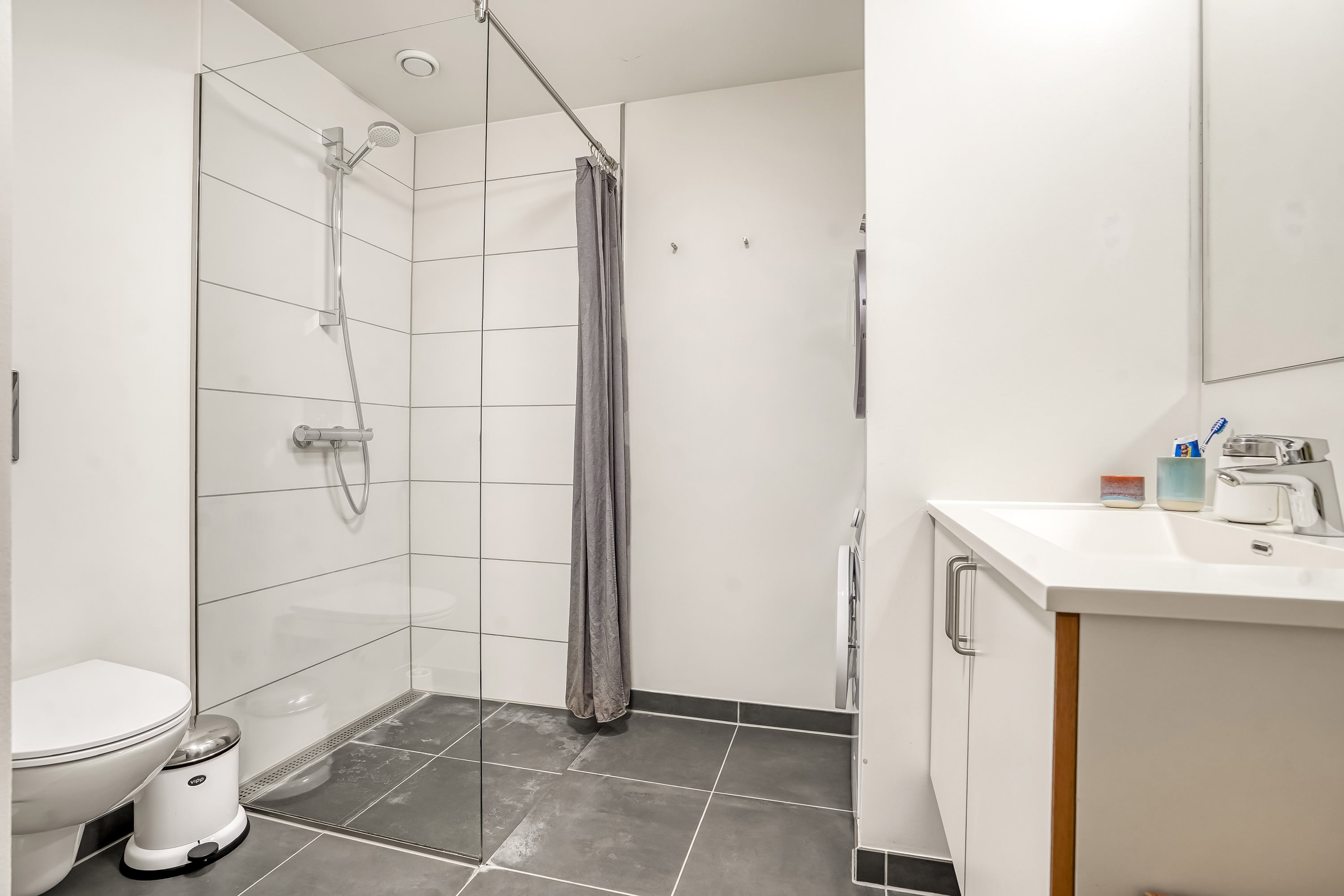 Fremhævet badeværelse billede i fuldskærmstilstand. Billede af Sukkervænget 44, 2. 3., 5000 Odense C