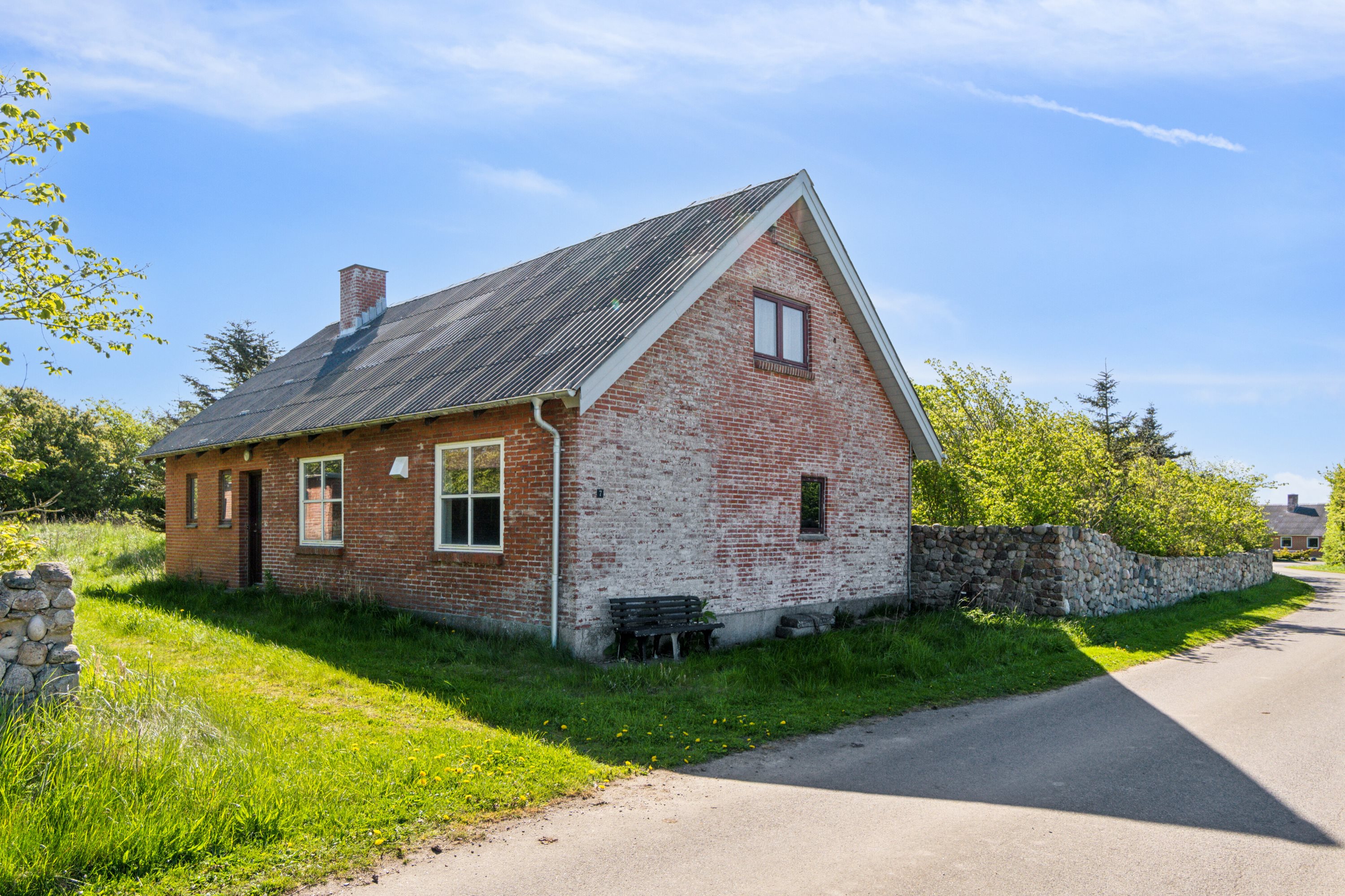 Fremhævet set fra vejen billede i fuldskærmstilstand. Billede af Kalkjærvej 7, Vesterby, 7770 Vestervig
