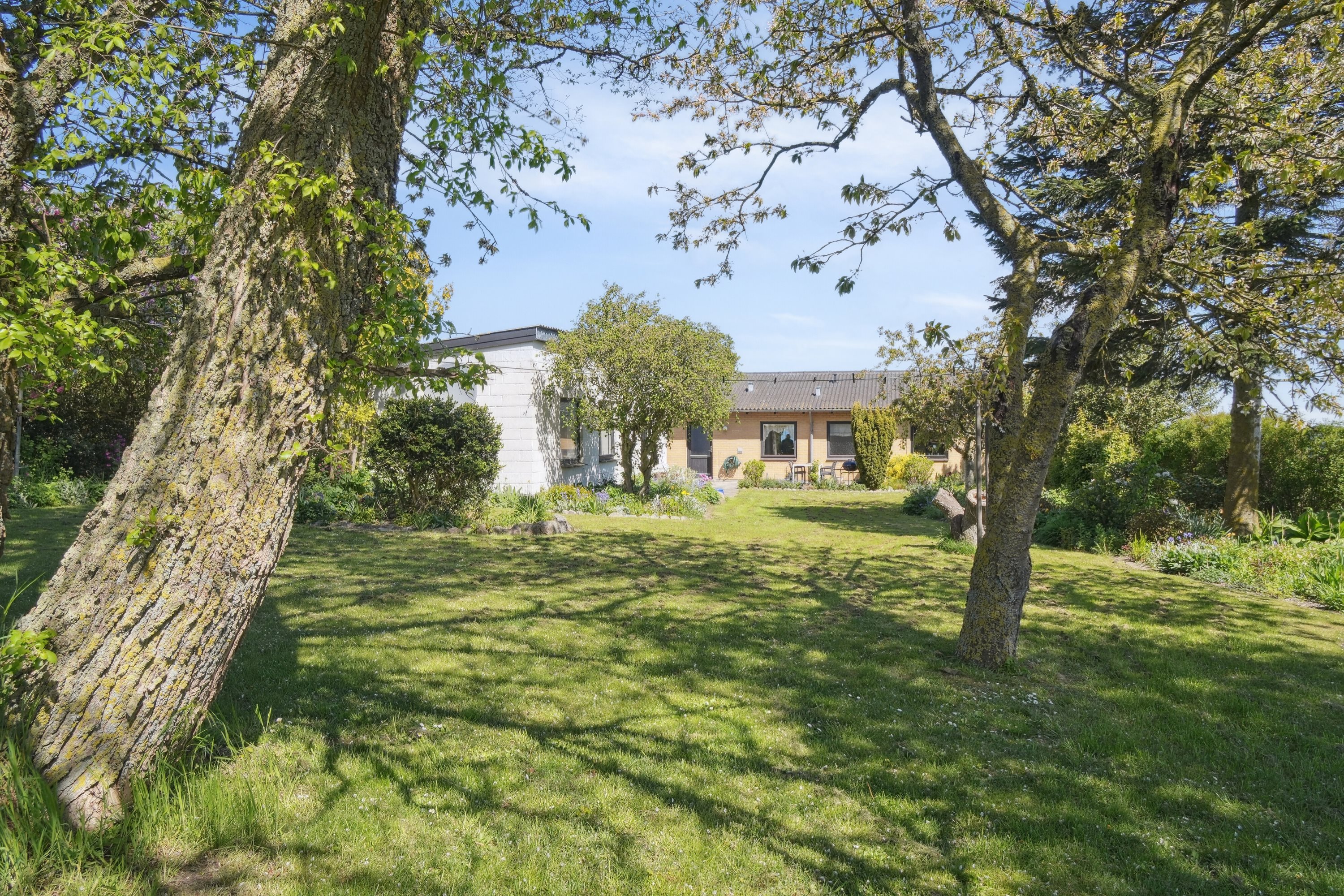 Fremhævet udendørs billede i fuldskærmstilstand. Billede af Halevejen 17, Ristinge, 5932 Humble