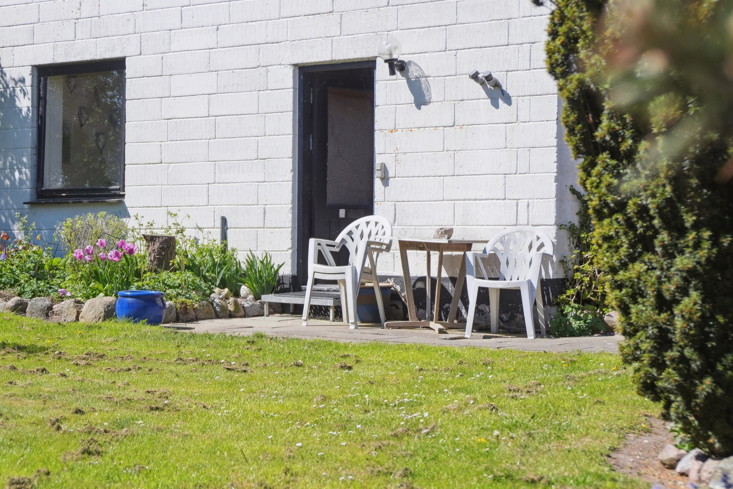 Fremhævet set fra haven billede i fuldskærmstilstand. Billede af Halevejen 17, Ristinge, 5932 Humble