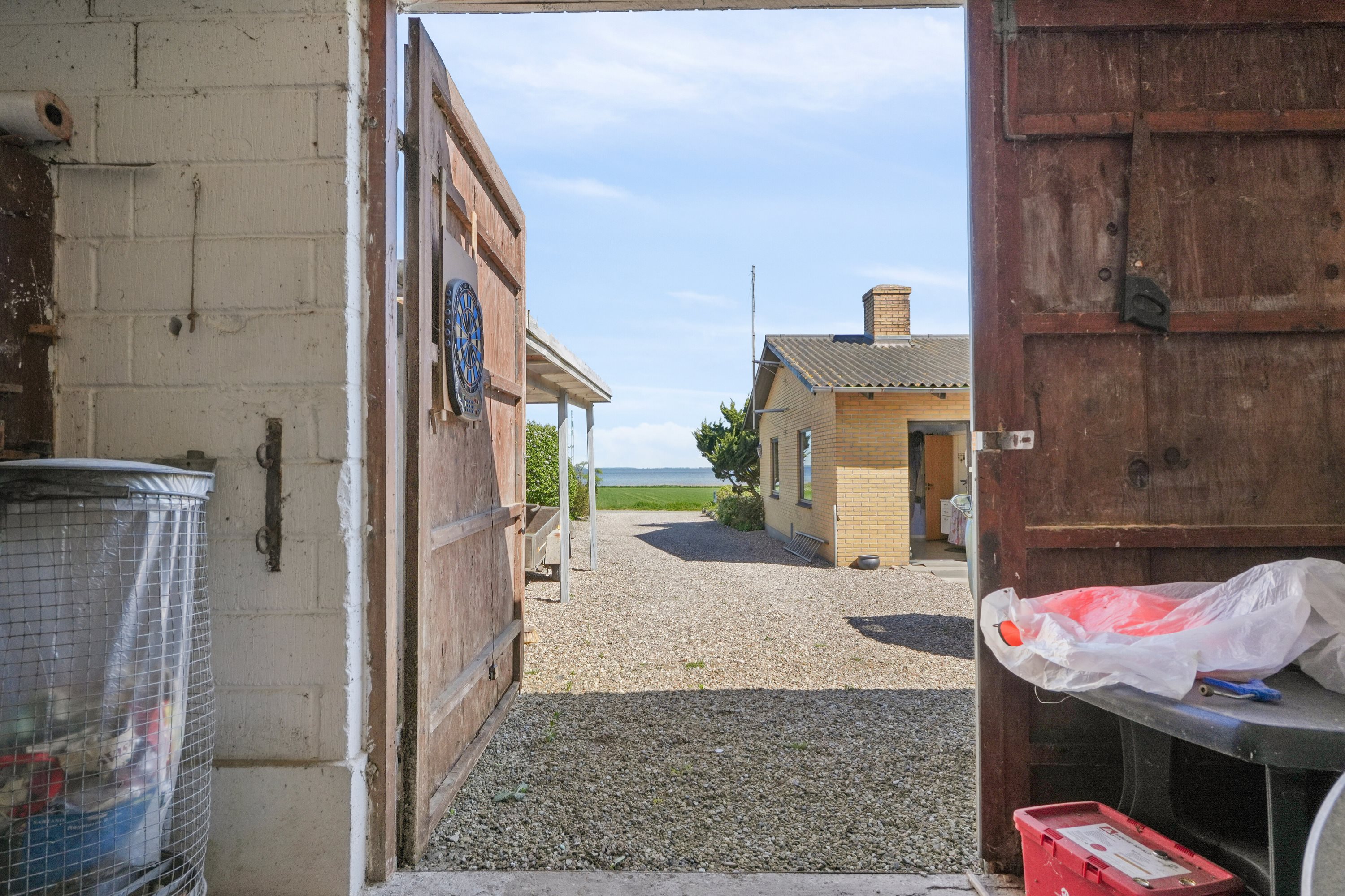 Fremhævet udendørs billede i fuldskærmstilstand. Billede af Halevejen 17, Ristinge, 5932 Humble