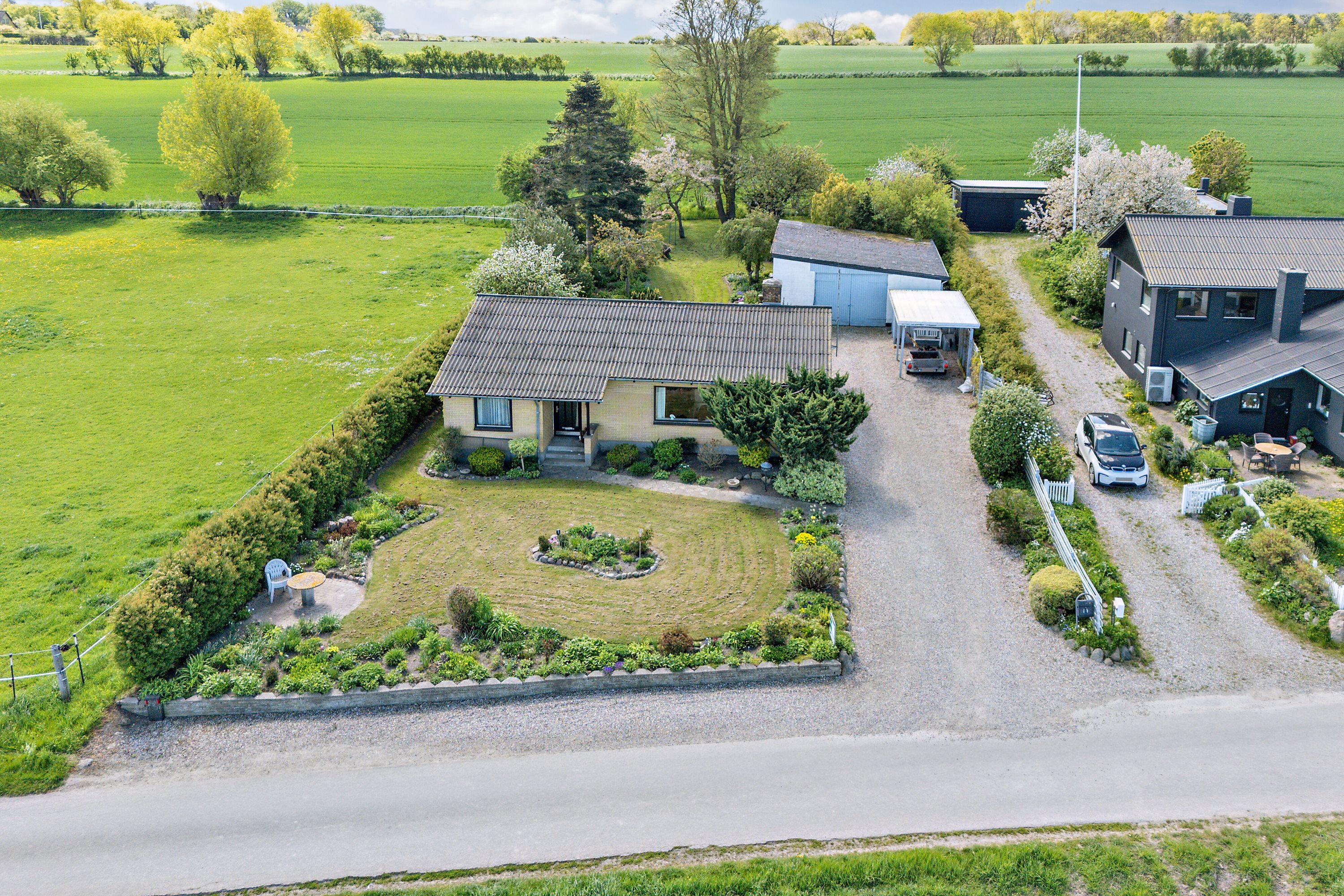 Fremhævet luftfoto billede i fuldskærmstilstand. Billede af Halevejen 17, Ristinge, 5932 Humble