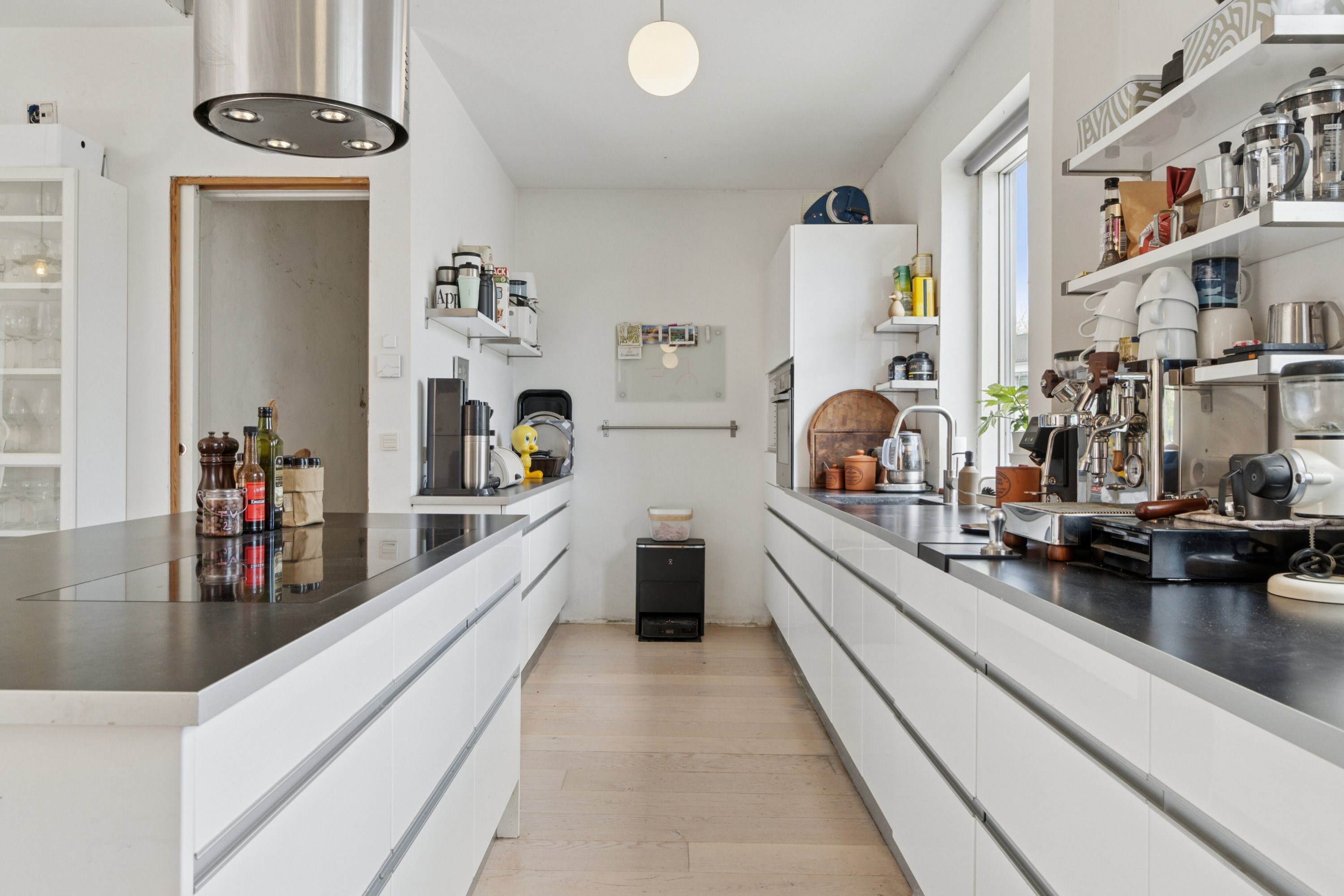 Fremhævet køkken billede i fuldskærmstilstand. Billede af Rødovrevej 379, 2610 Rødovre