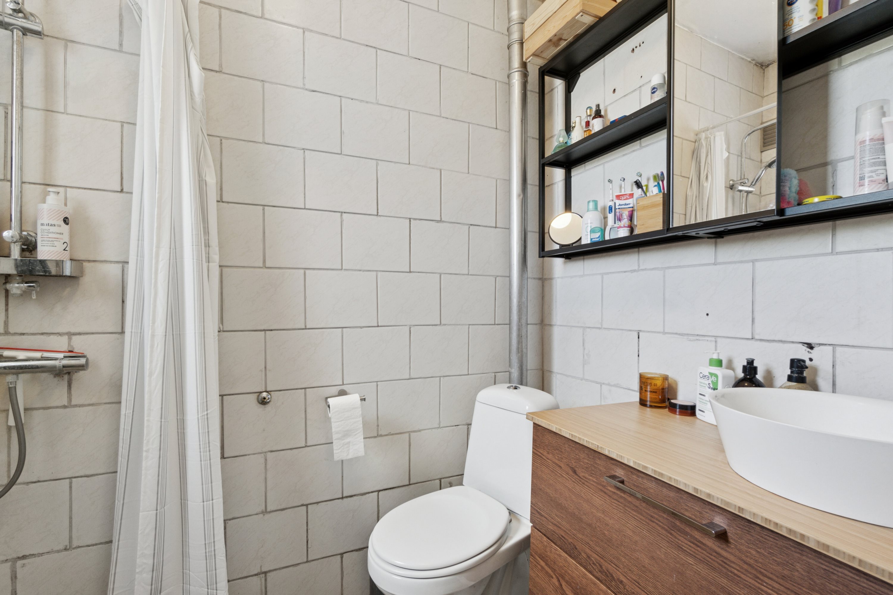 Fremhævet badeværelse billede i fuldskærmstilstand. Billede af Rødovrevej 379, 2610 Rødovre