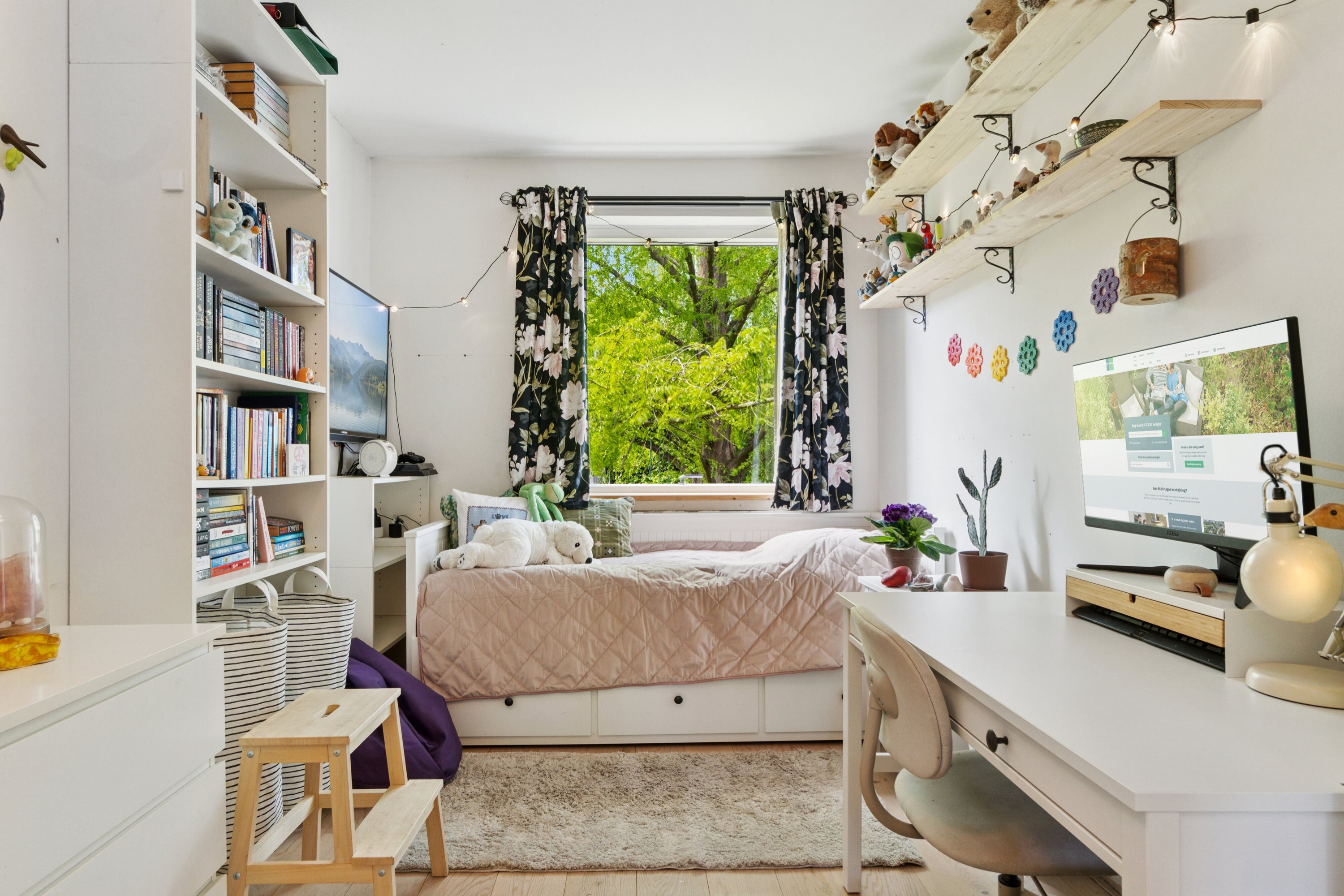 Fremhævet soveværelse billede i fuldskærmstilstand. Billede af Rødovrevej 379, 2610 Rødovre