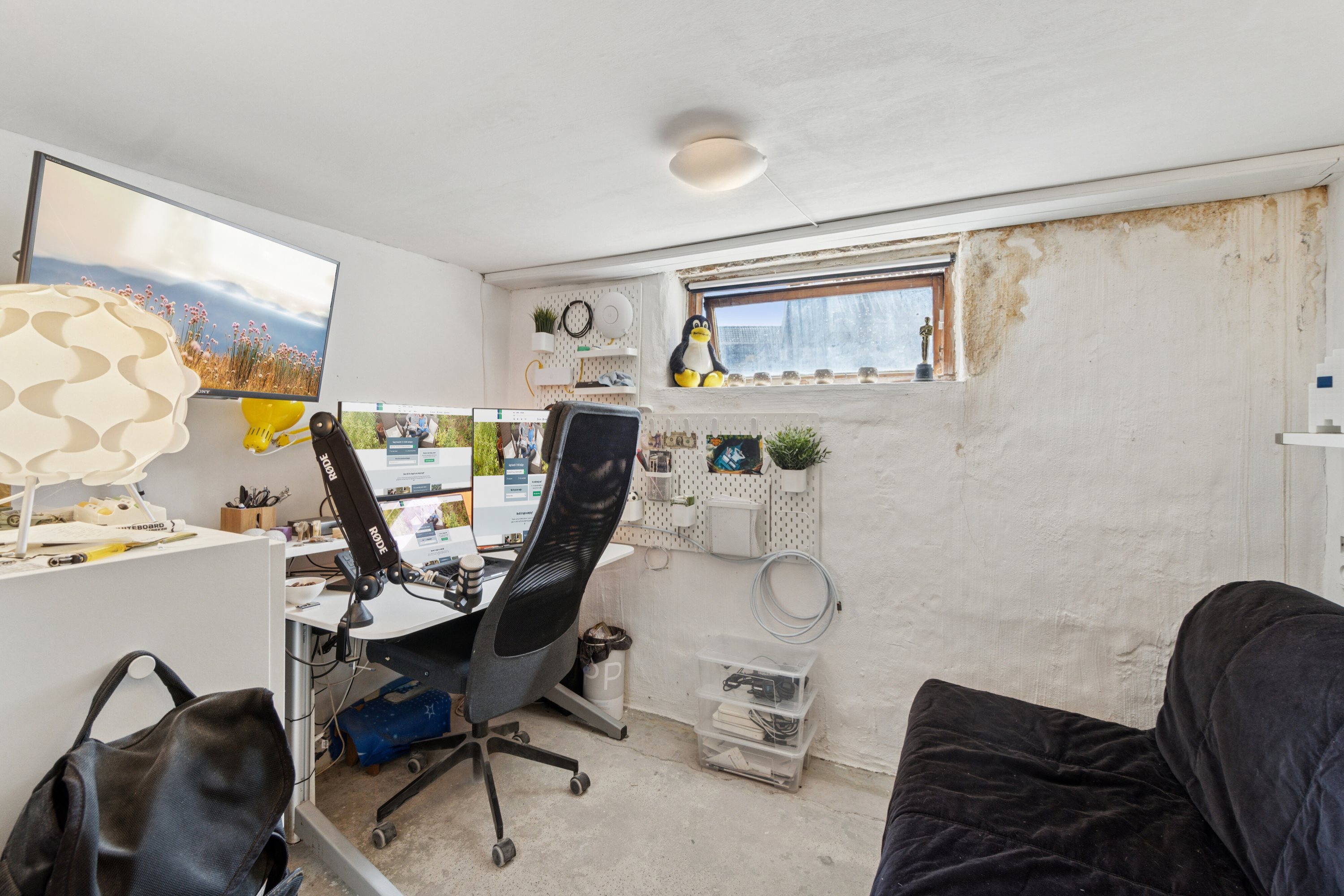 Fremhævet arbejdsværelse billede i fuldskærmstilstand. Billede af Rødovrevej 379, 2610 Rødovre