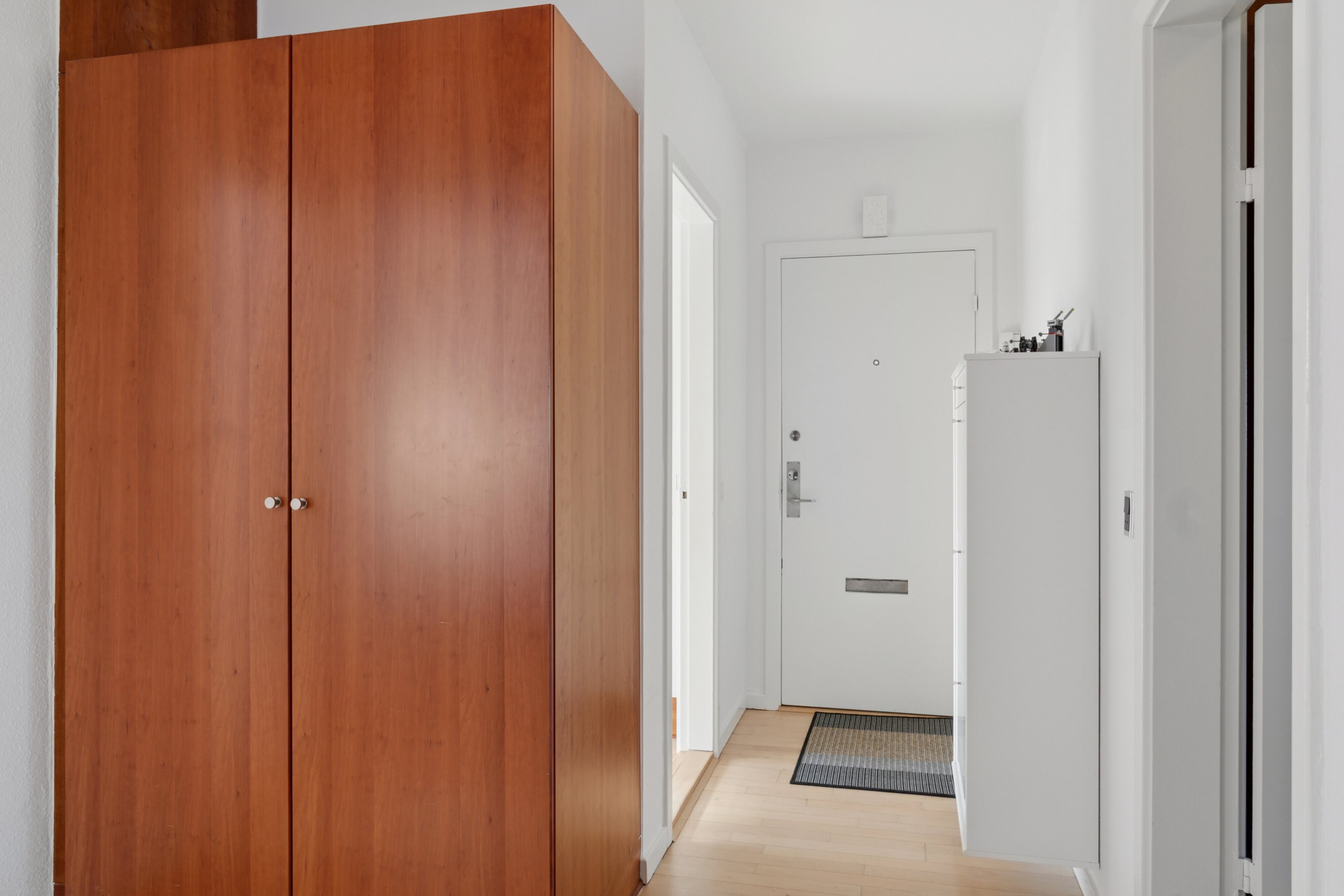 Fremhævet entré billede i fuldskærmstilstand. Billede af Rundhøj Allé 82, 1. th., 8270 Højbjerg