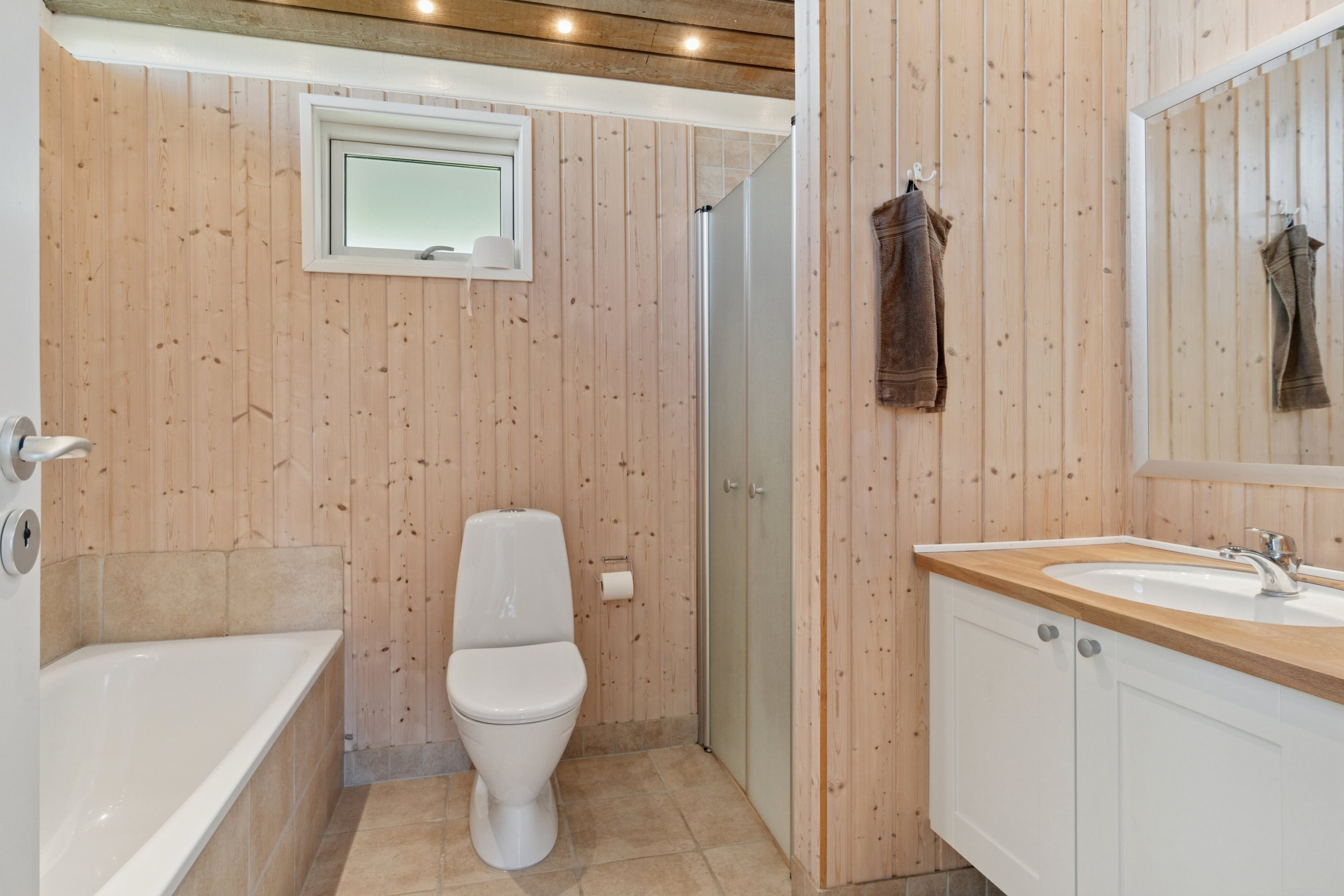 Fremhævet badeværelse billede i fuldskærmstilstand. Billede af Strandagervej 12, Enø, 4736 Karrebæksminde