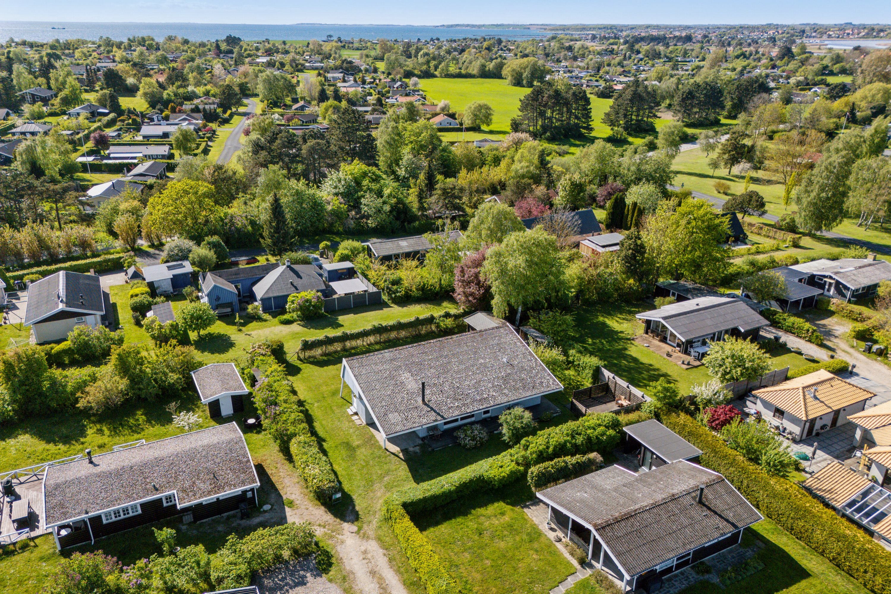 Fremhævet luftfoto billede i fuldskærmstilstand. Billede af Strandagervej 12, Enø, 4736 Karrebæksminde