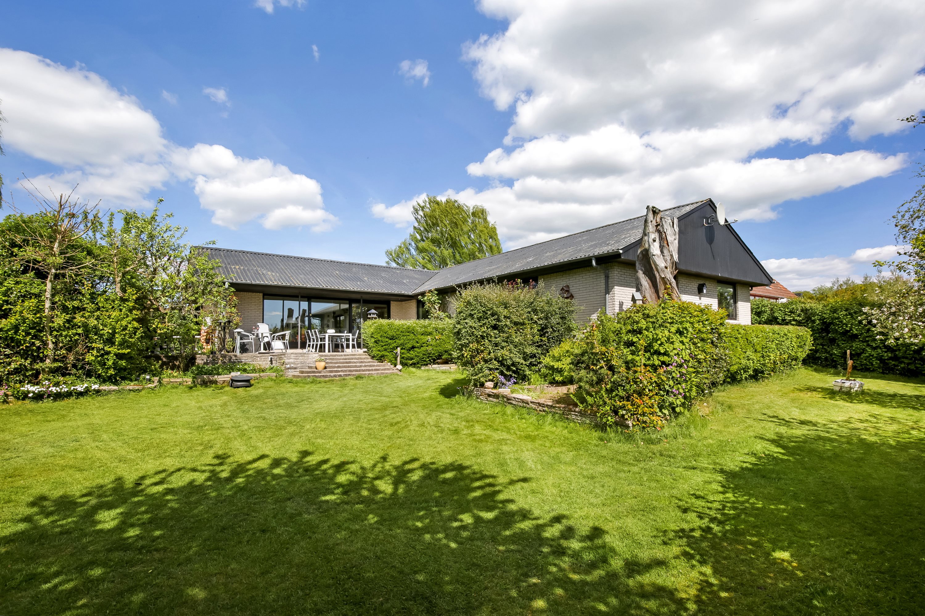 Fremhævet have billede i fuldskærmstilstand. Billede af Ahornvej 7, 8550 Ryomgård