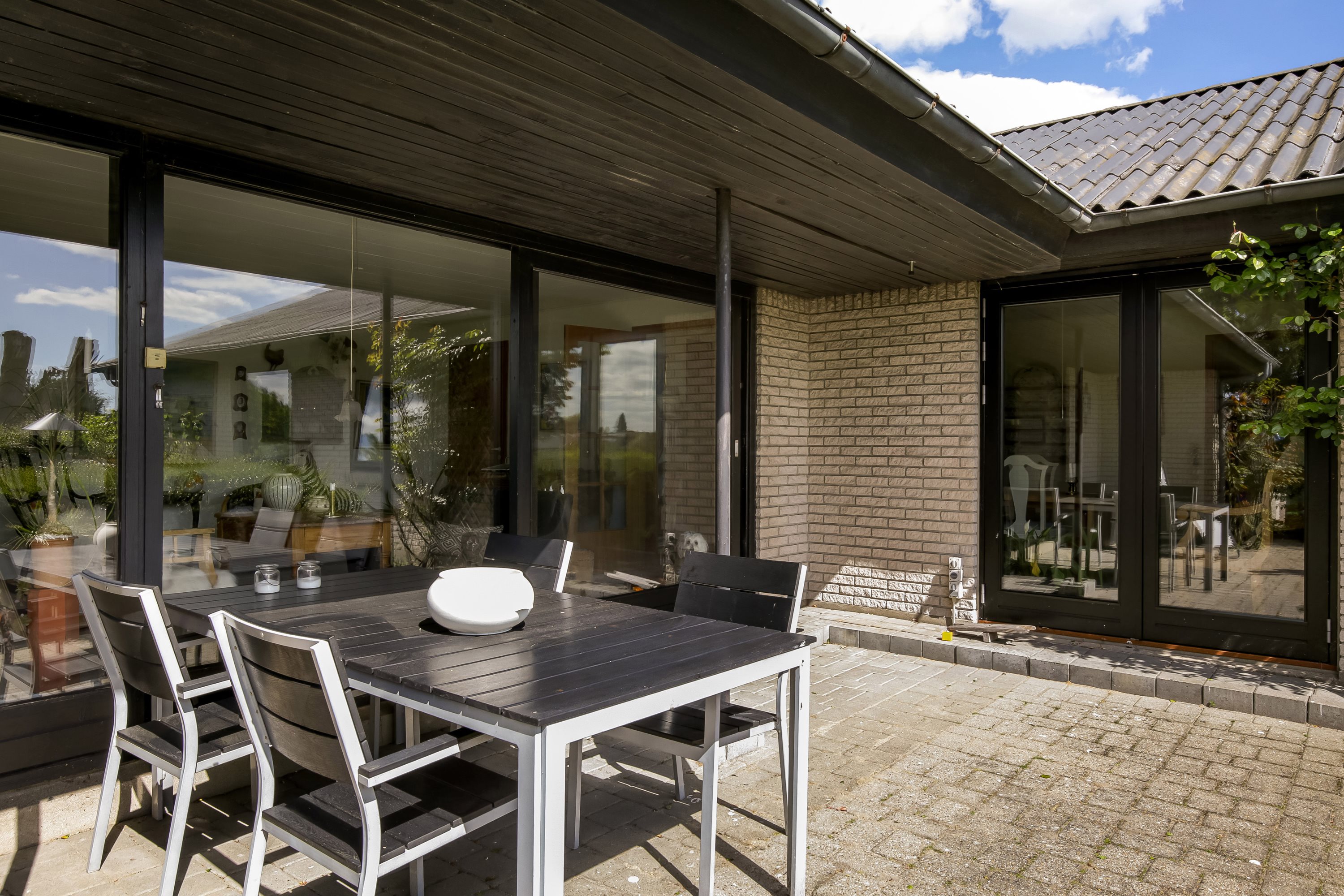 Fremhævet terrasse billede i fuldskærmstilstand. Billede af Ahornvej 7, 8550 Ryomgård