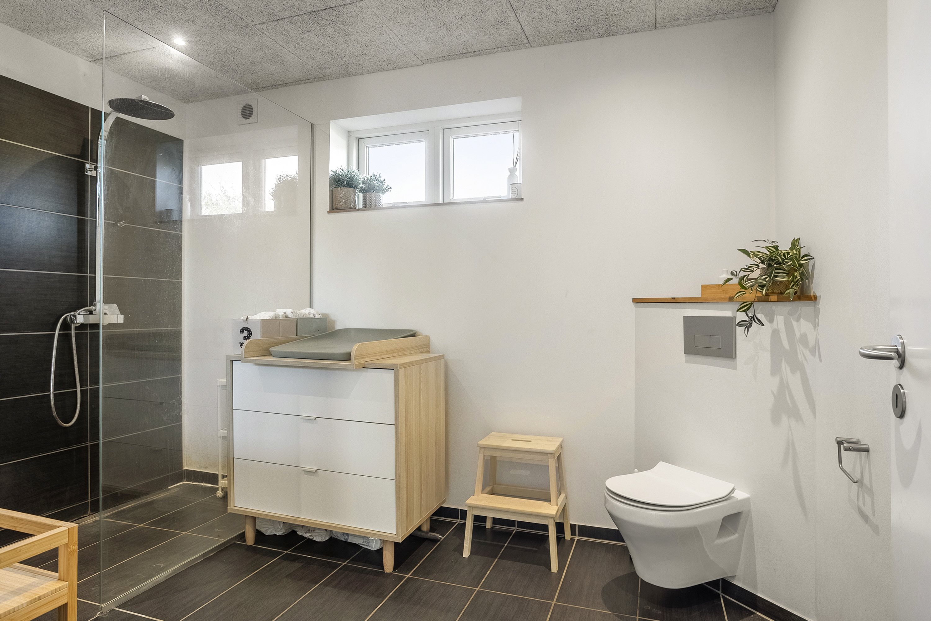 Fremhævet badeværelse billede i fuldskærmstilstand. Billede af Søndervangvej 2, Askov, 6600 Vejen