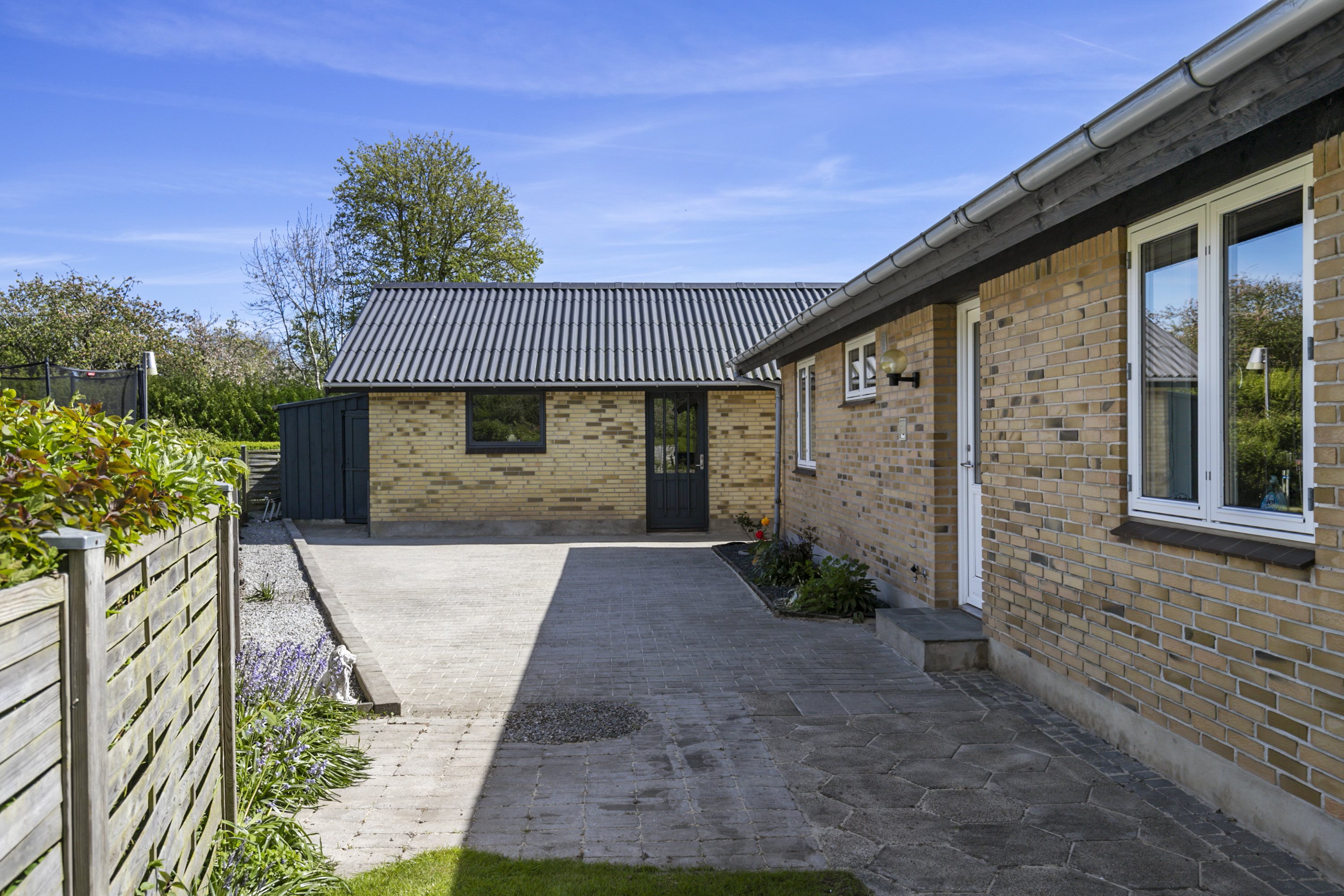 Fremhævet terrasse billede i fuldskærmstilstand. Billede af Holbergsvej 5, 9760 Vrå