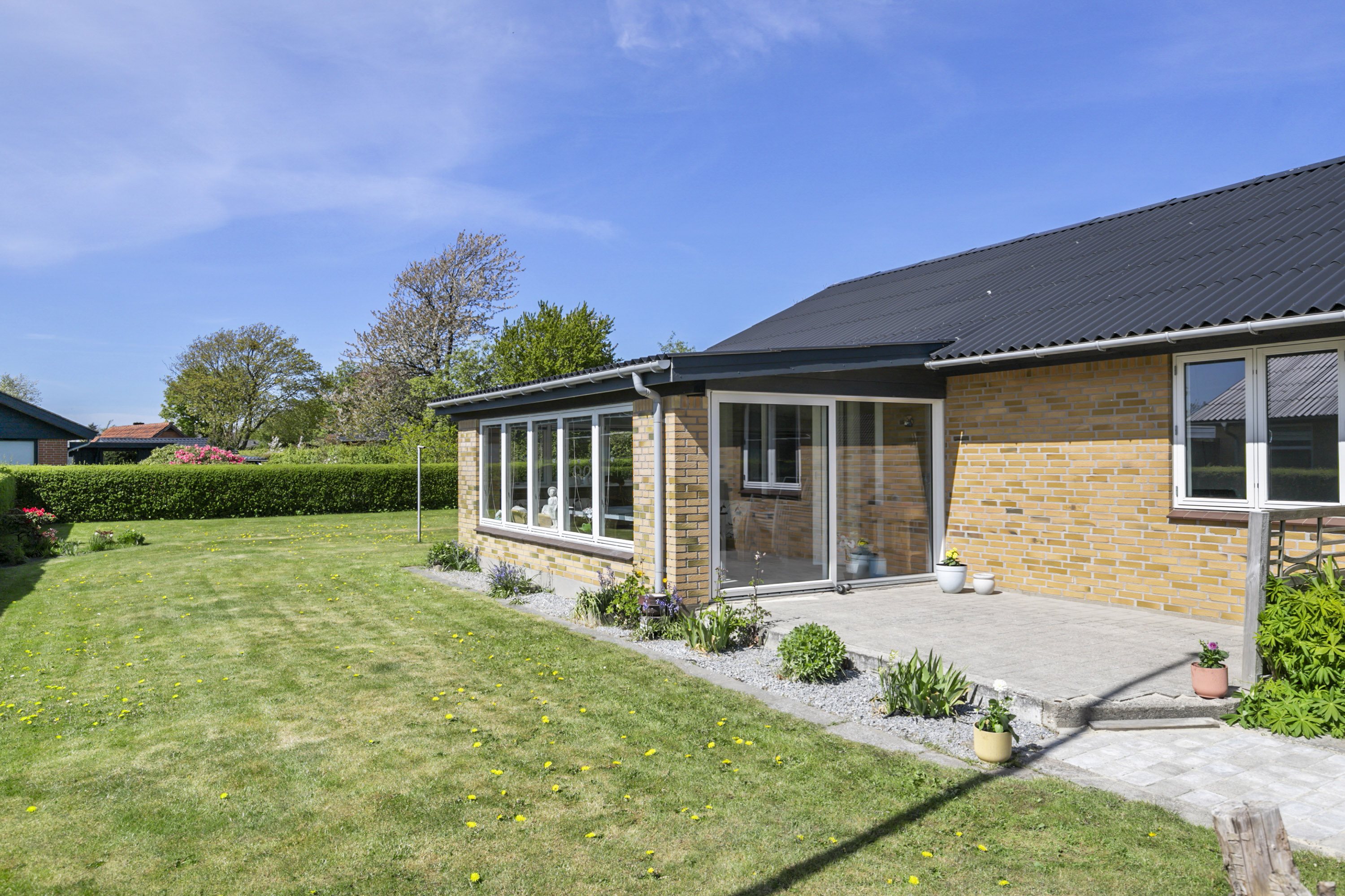 Fremhævet terrasse billede i fuldskærmstilstand. Billede af Holbergsvej 5, 9760 Vrå