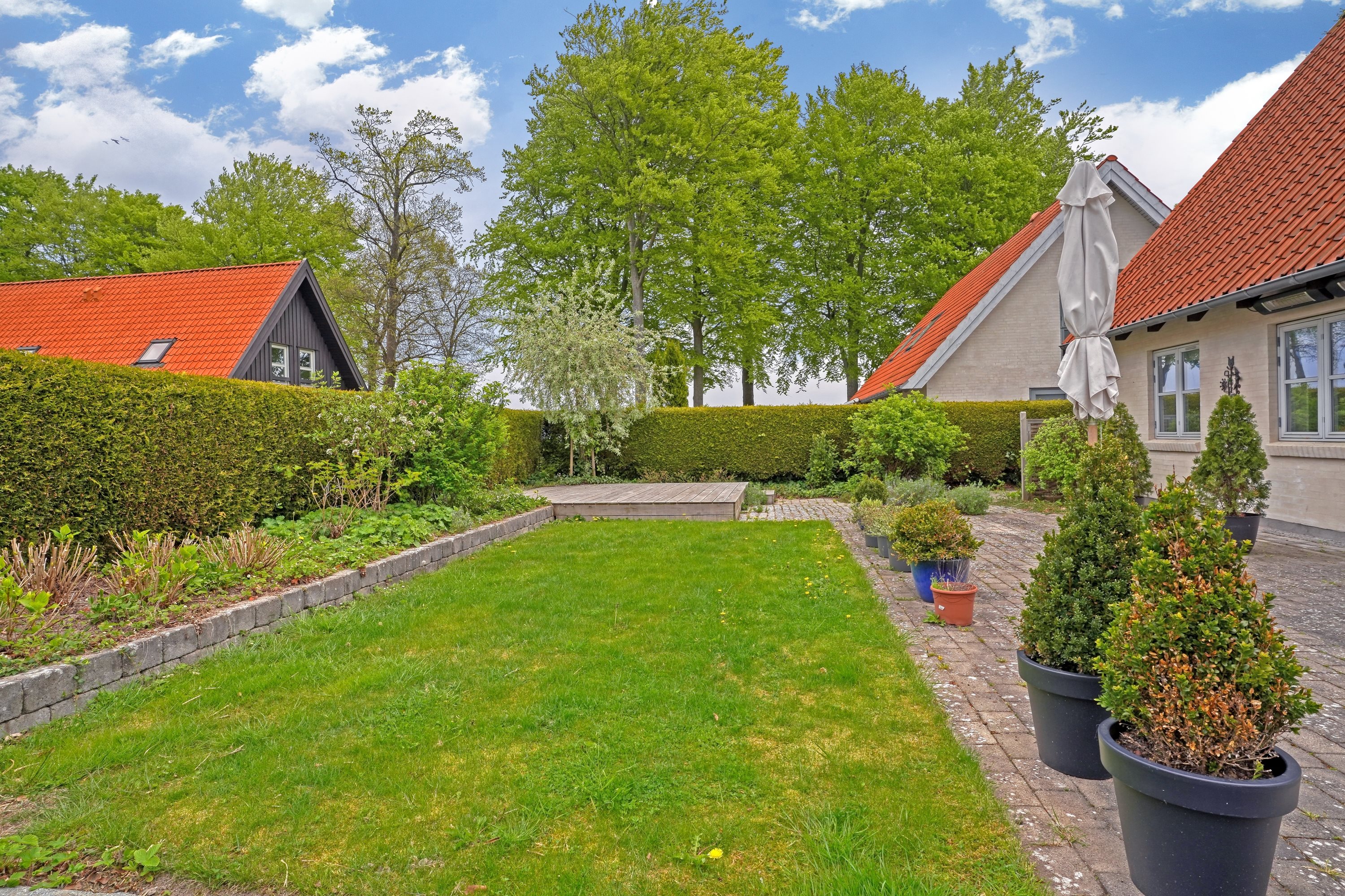 Fremhævet have billede i fuldskærmstilstand. Billede af Munkerup Have 10, 3120 Dronningmølle